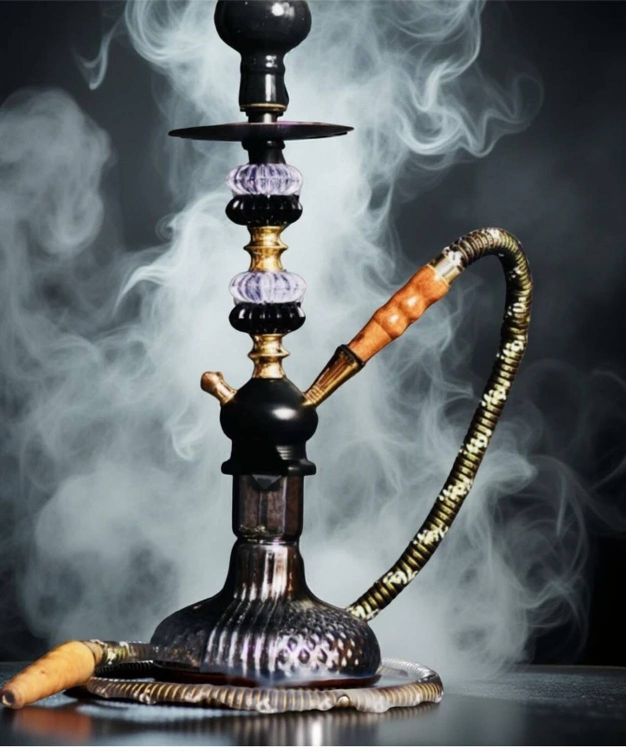 SMOCK STRECH 18-Inch Black and Gold Hookah - Image 1