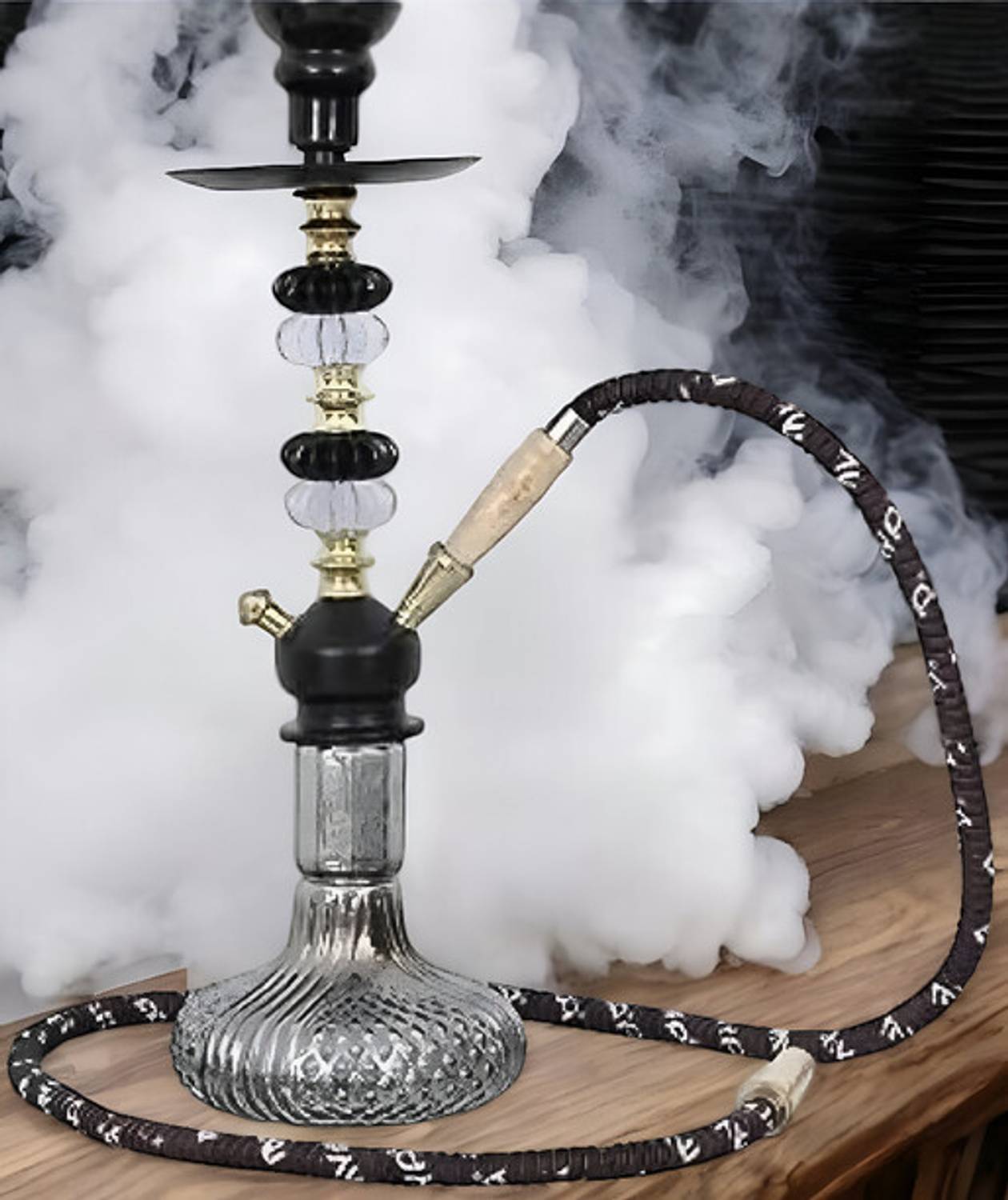 SMOCK STRECH 18-Inch Black and Gold Hookah - Image 1
