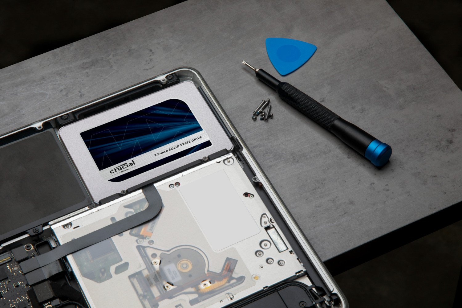 Image of Crucial MX500 1 TB Laptop, Desktop Silver SATA Internal Solid State Drive (SSD) (CT1000MX500SSD1)