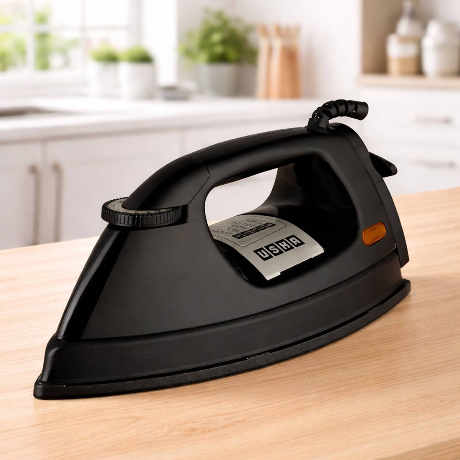 Usha EI 3710 1100W Black