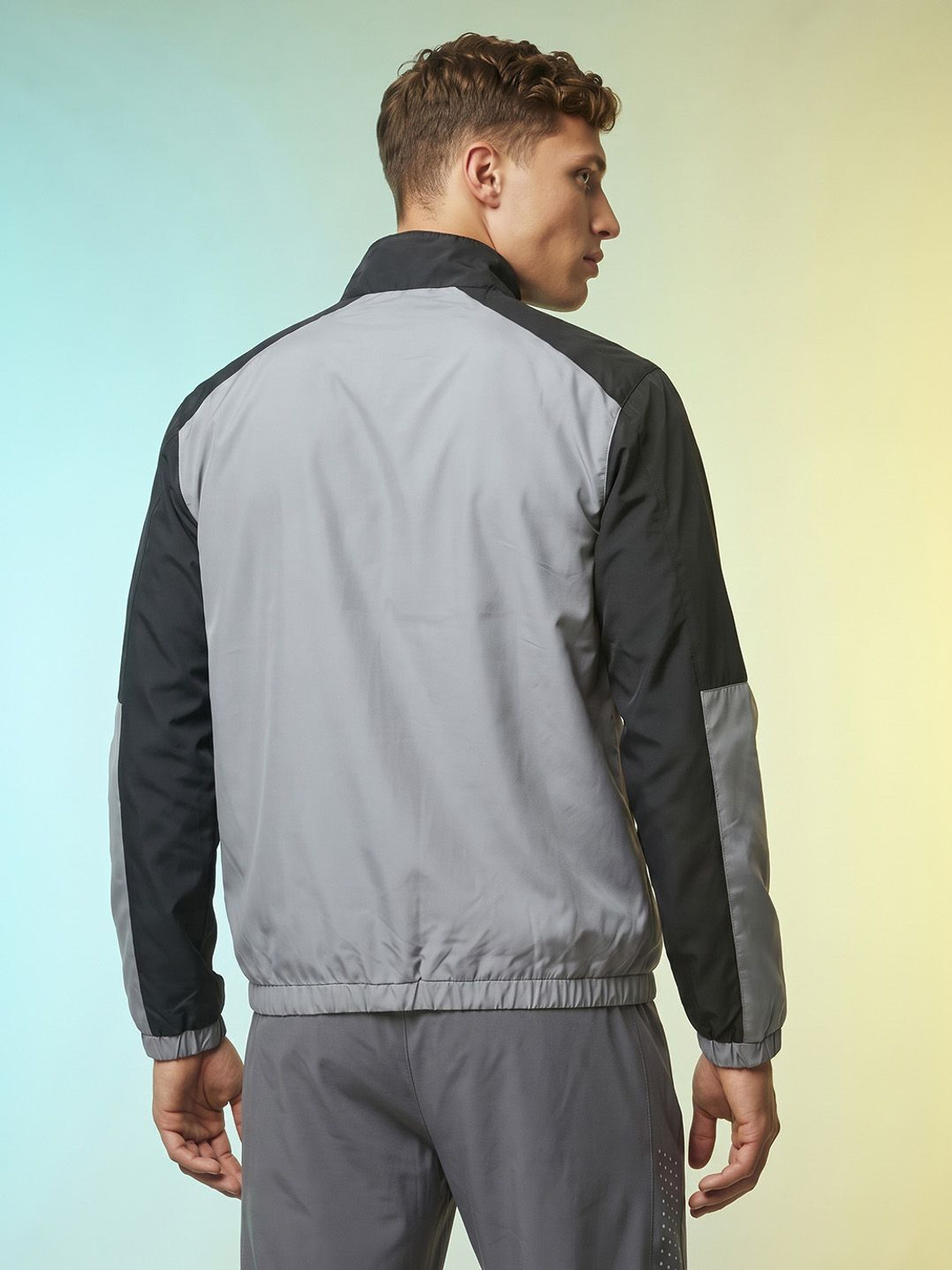 Image of HRX by Hrithik Roshan Men Colorblock Sports Jacket