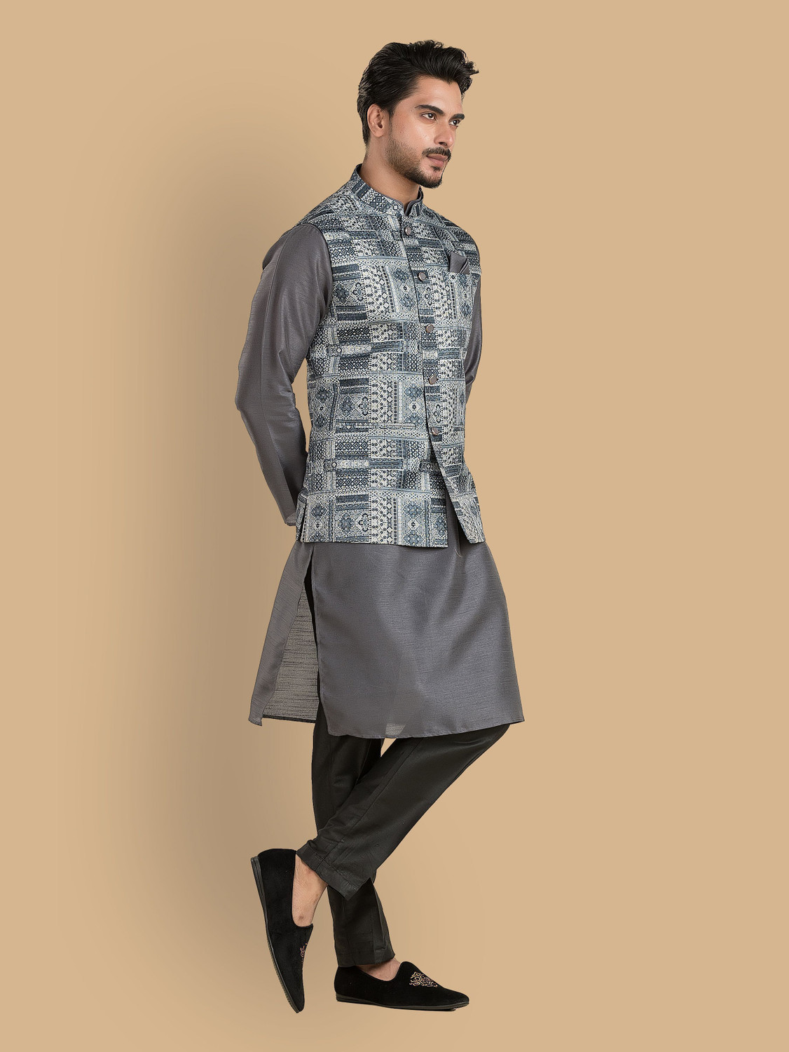 Image of TRENDS OF ETHNIC Sleeveless Geometric Print Men Jacket