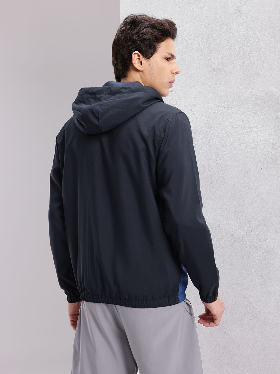 Image of HRX by Hrithik Roshan Full Sleeve Colorblock Men Jacket