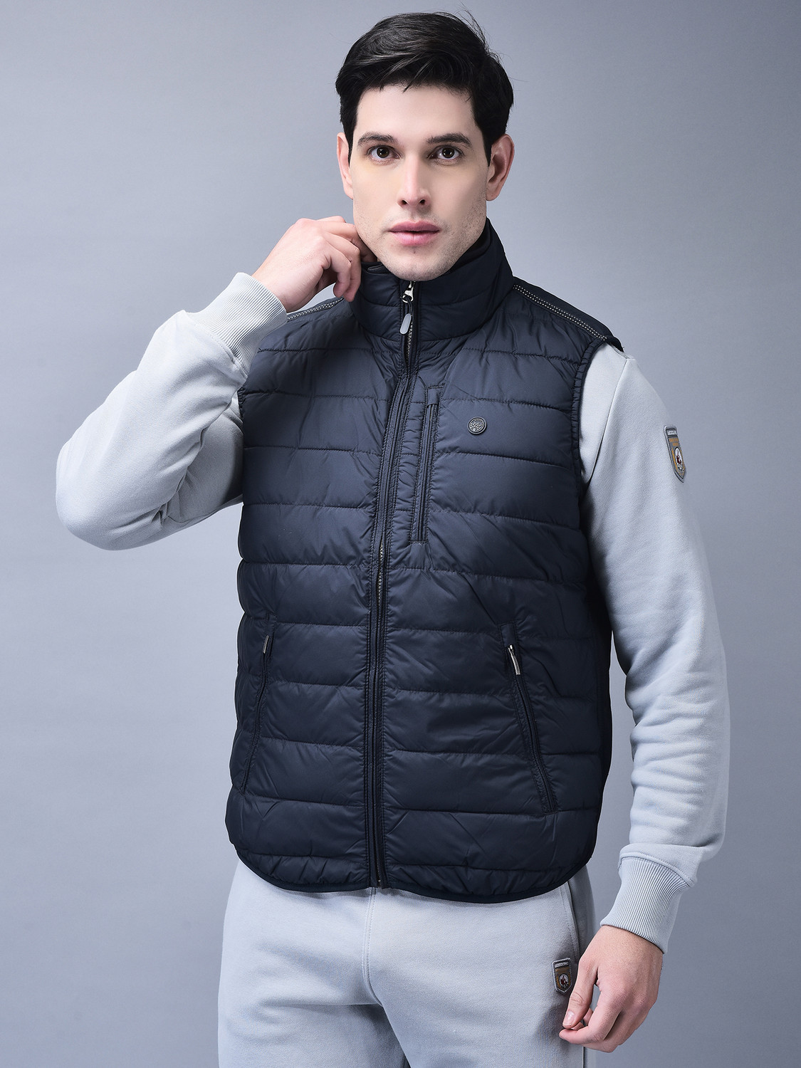 Image of WOODLAND Sleeveless Solid Men Jacket