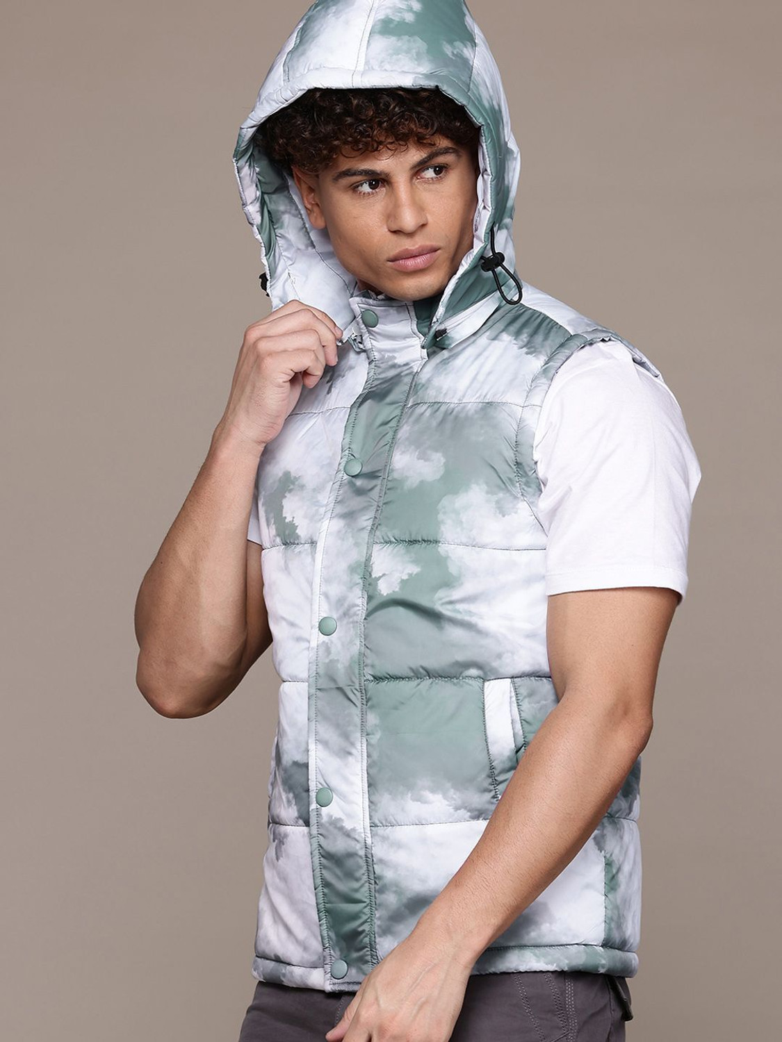 Image of Roadster Sleeveless Printed Men Padded Jacket