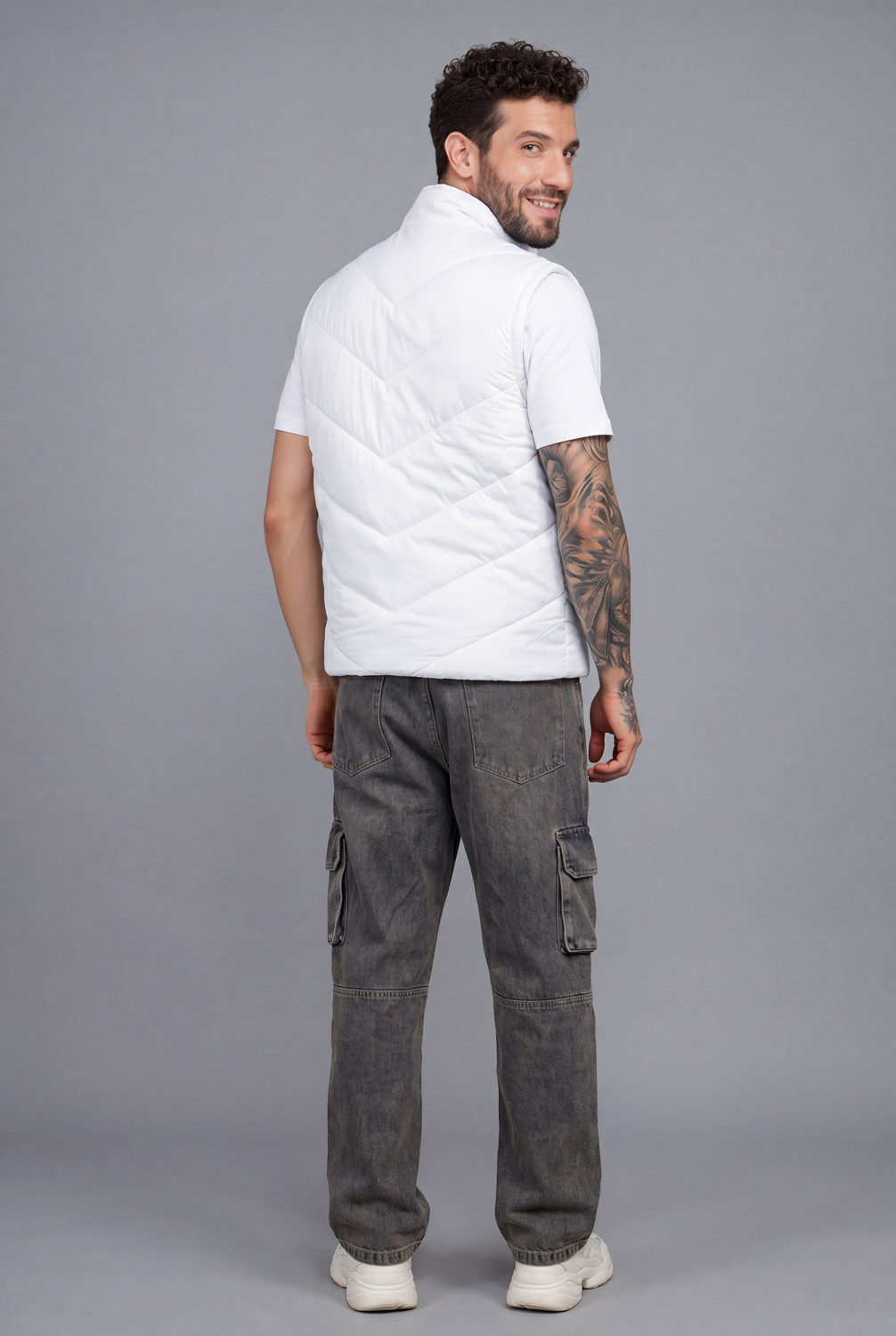 Image of MOD YOUNG Sleeveless Solid Men Jacket