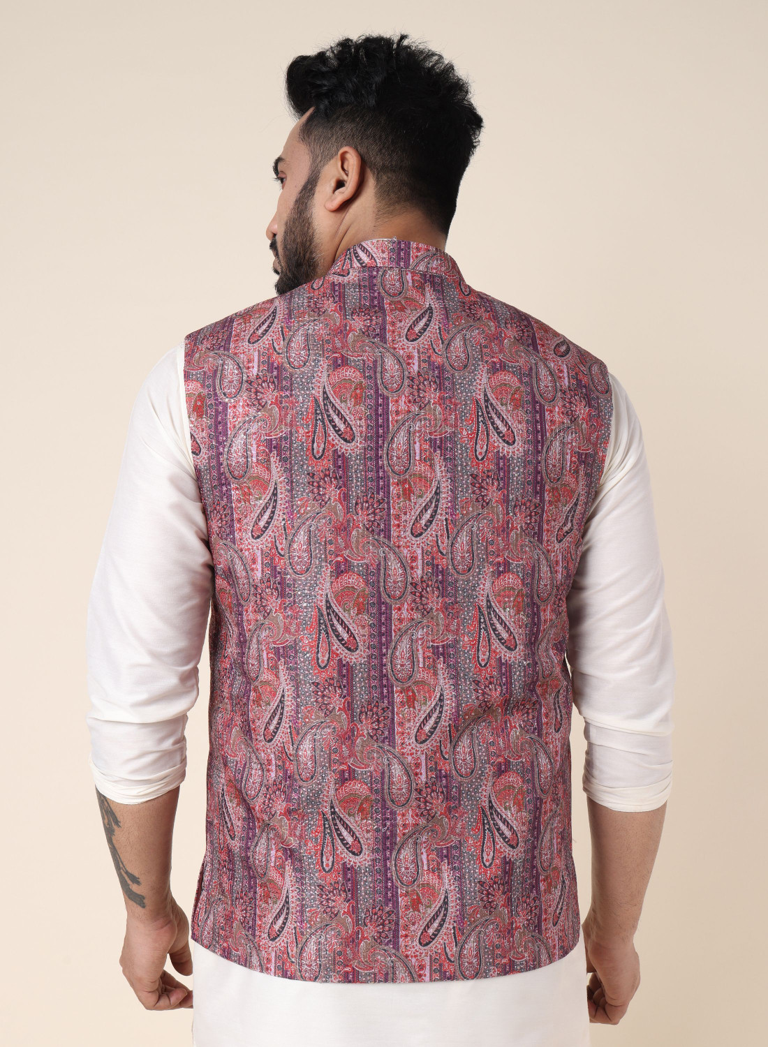 Image of W & G Sleeveless Self Design Men Jacket