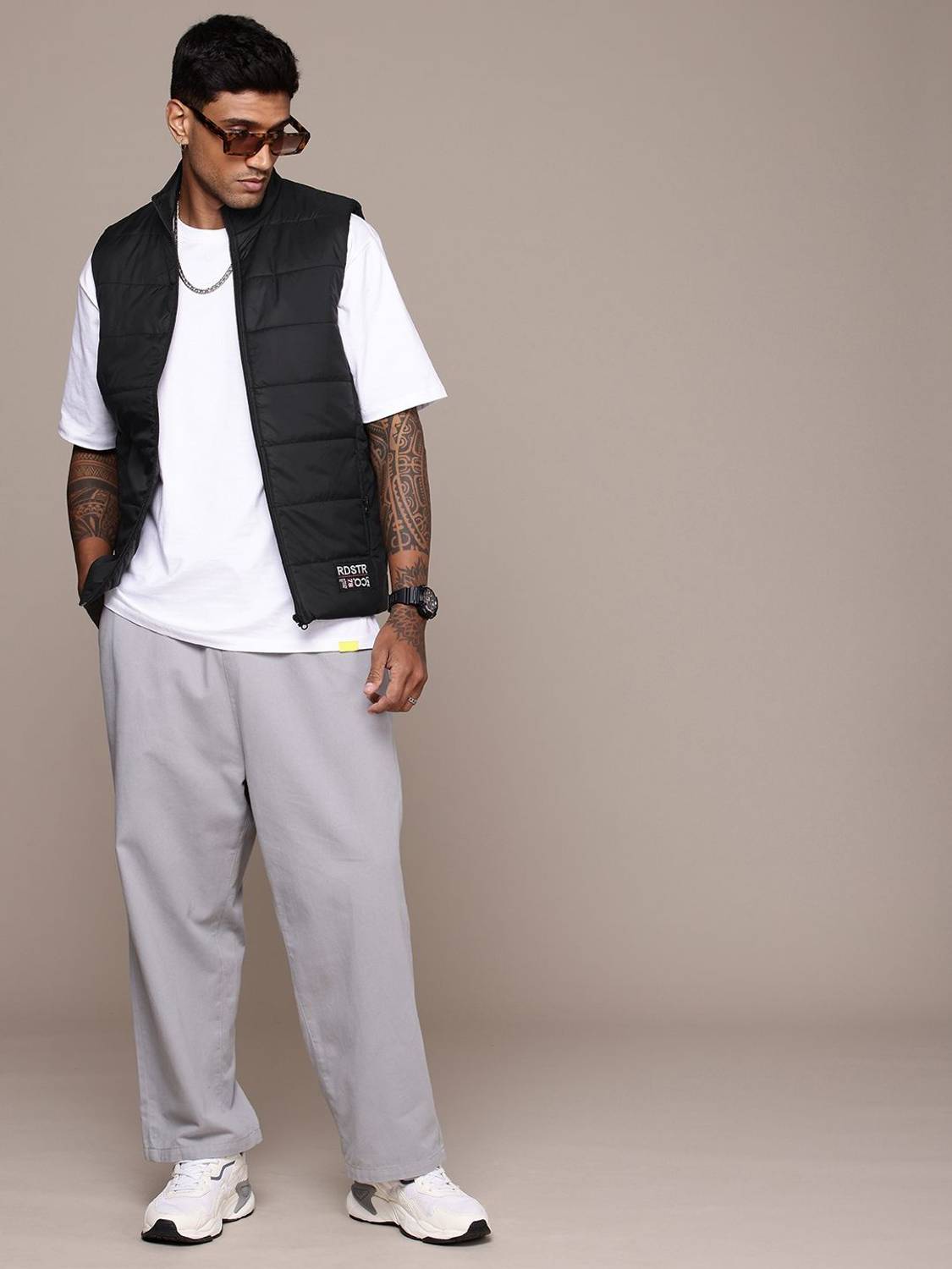 Roadster Men Padded Sleeveless Jacket - Image 4