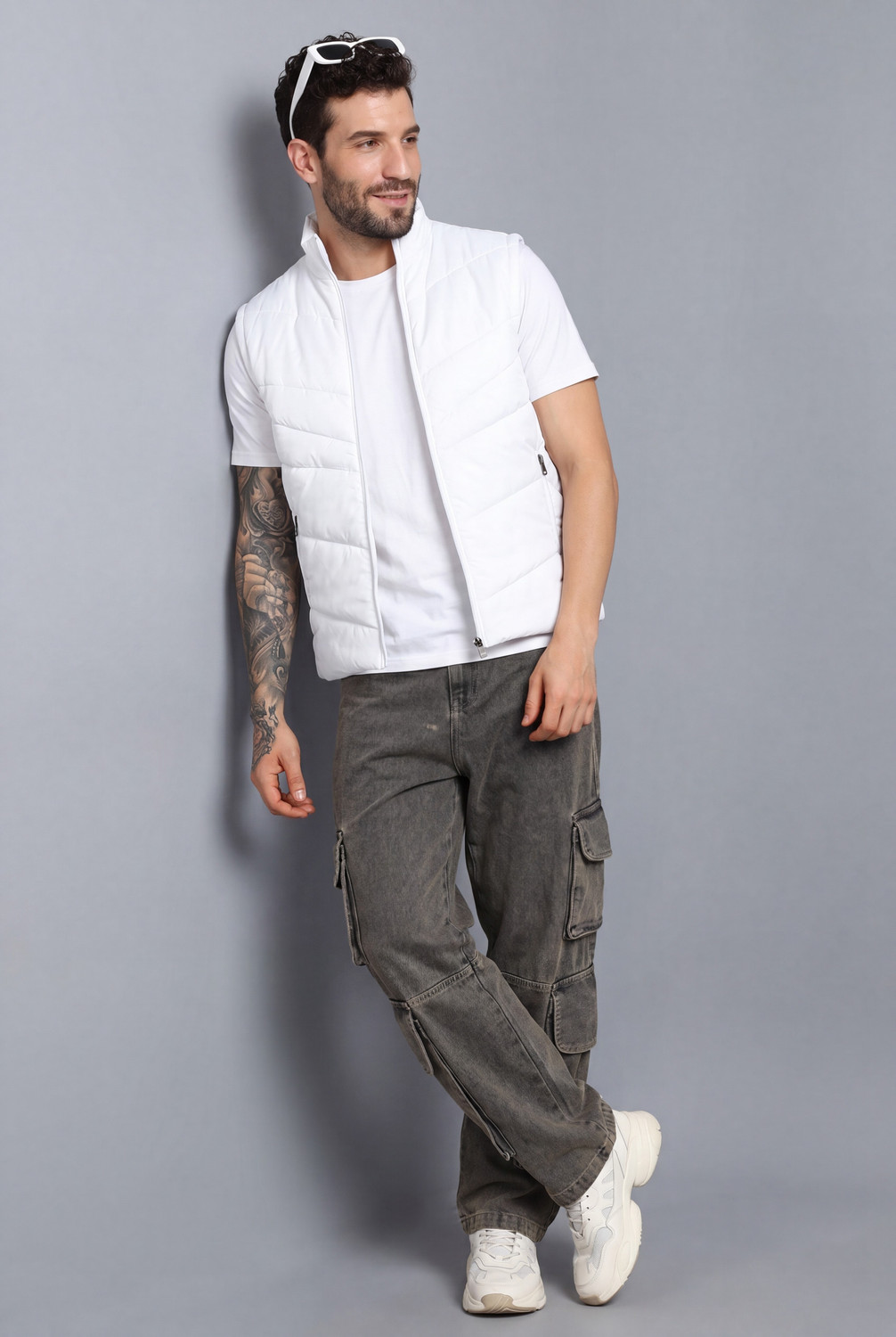 Image of MOD YOUNG Sleeveless Solid Men Jacket