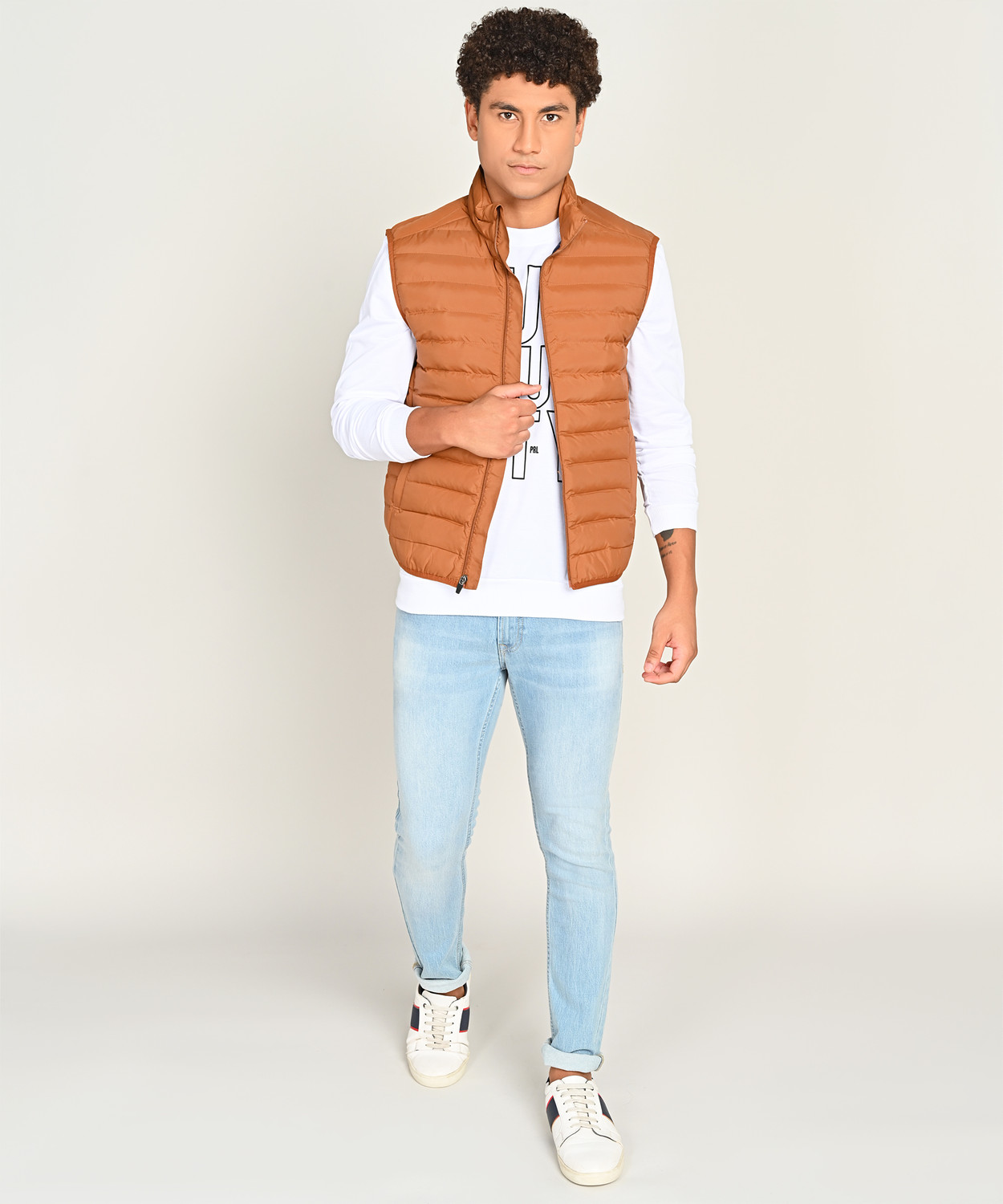 Image of LEVI'S Sleeveless Solid Men Jacket
