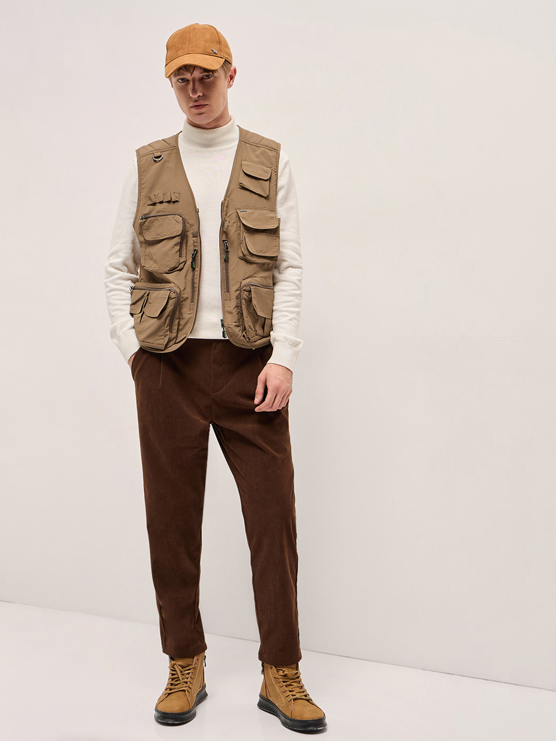 Image of THE BEAR HOUSE Sleeveless Solid Men Jacket