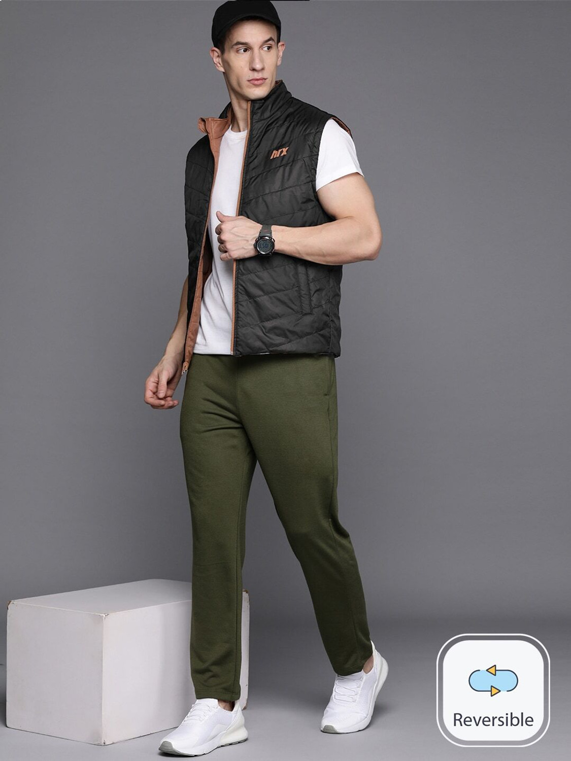 Image of HRX by Hrithik Roshan Sleeveless Solid Men Jacket