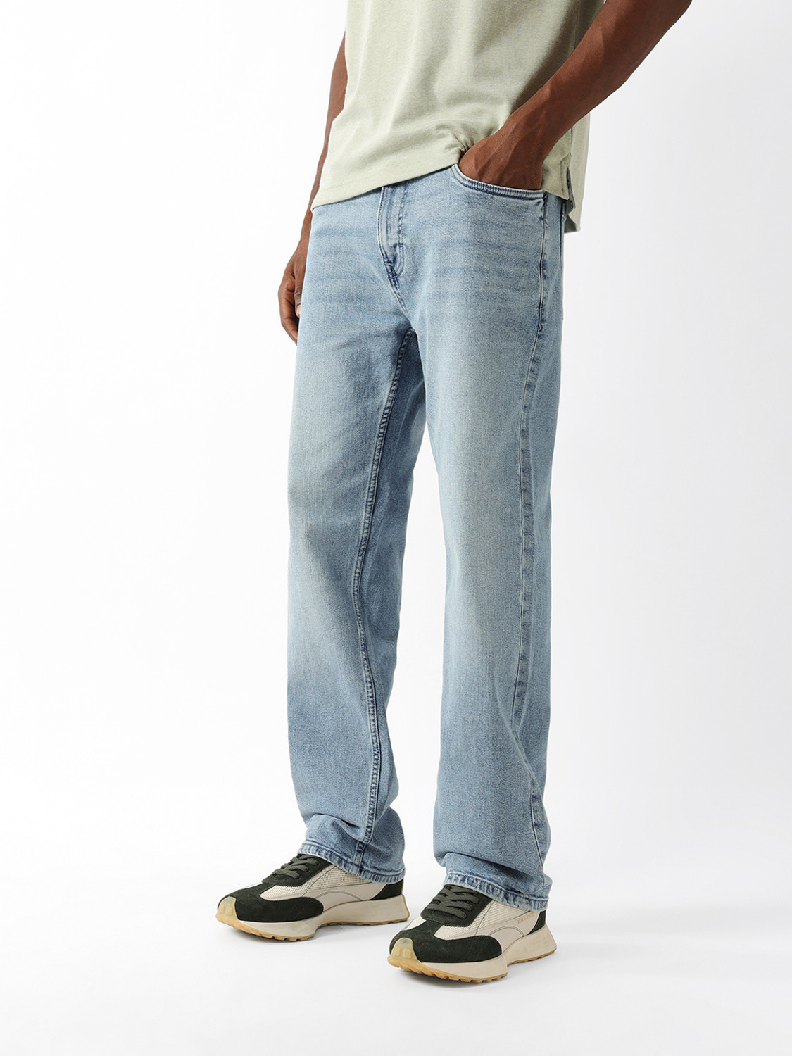Image of THE BEAR HOUSE Men Straight Fit Mid Rise Light Blue Jeans