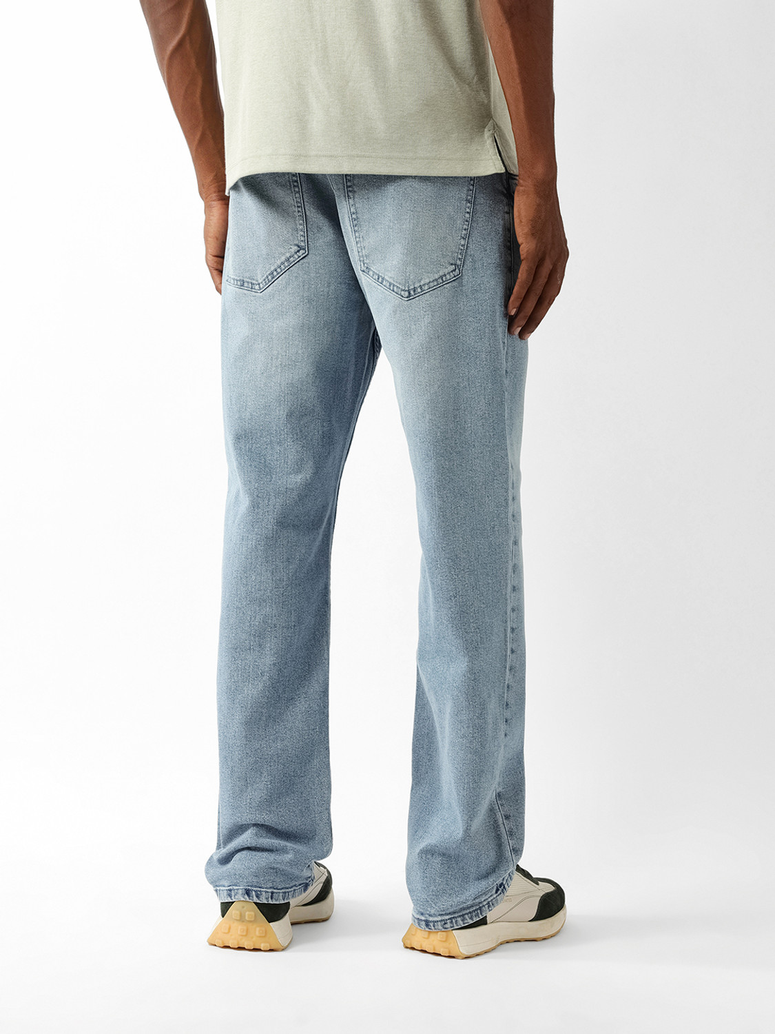 Image of THE BEAR HOUSE Men Straight Fit Mid Rise Light Blue Jeans