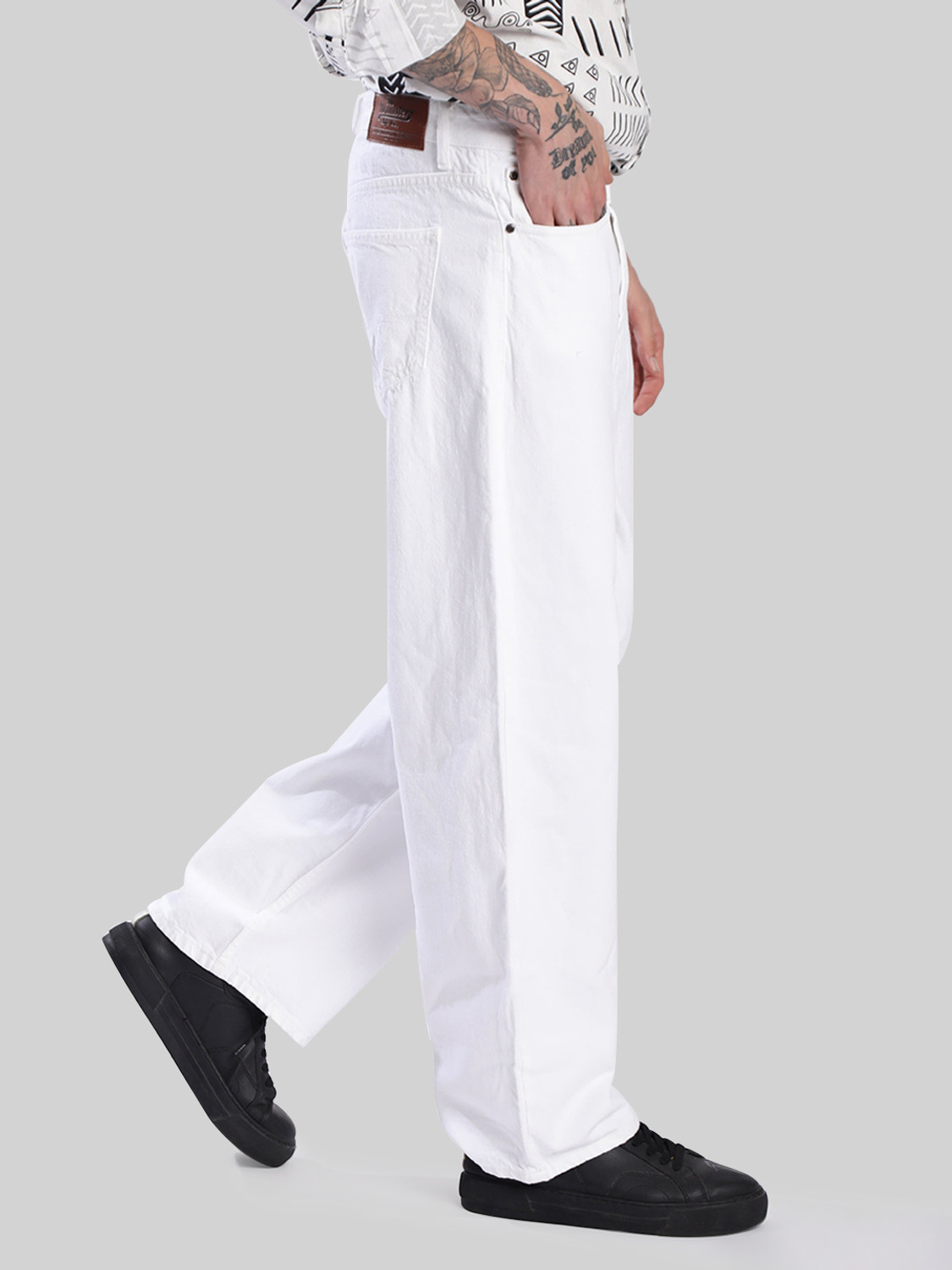 Image of Roadster Men Loose Fit Mid Rise White Jeans