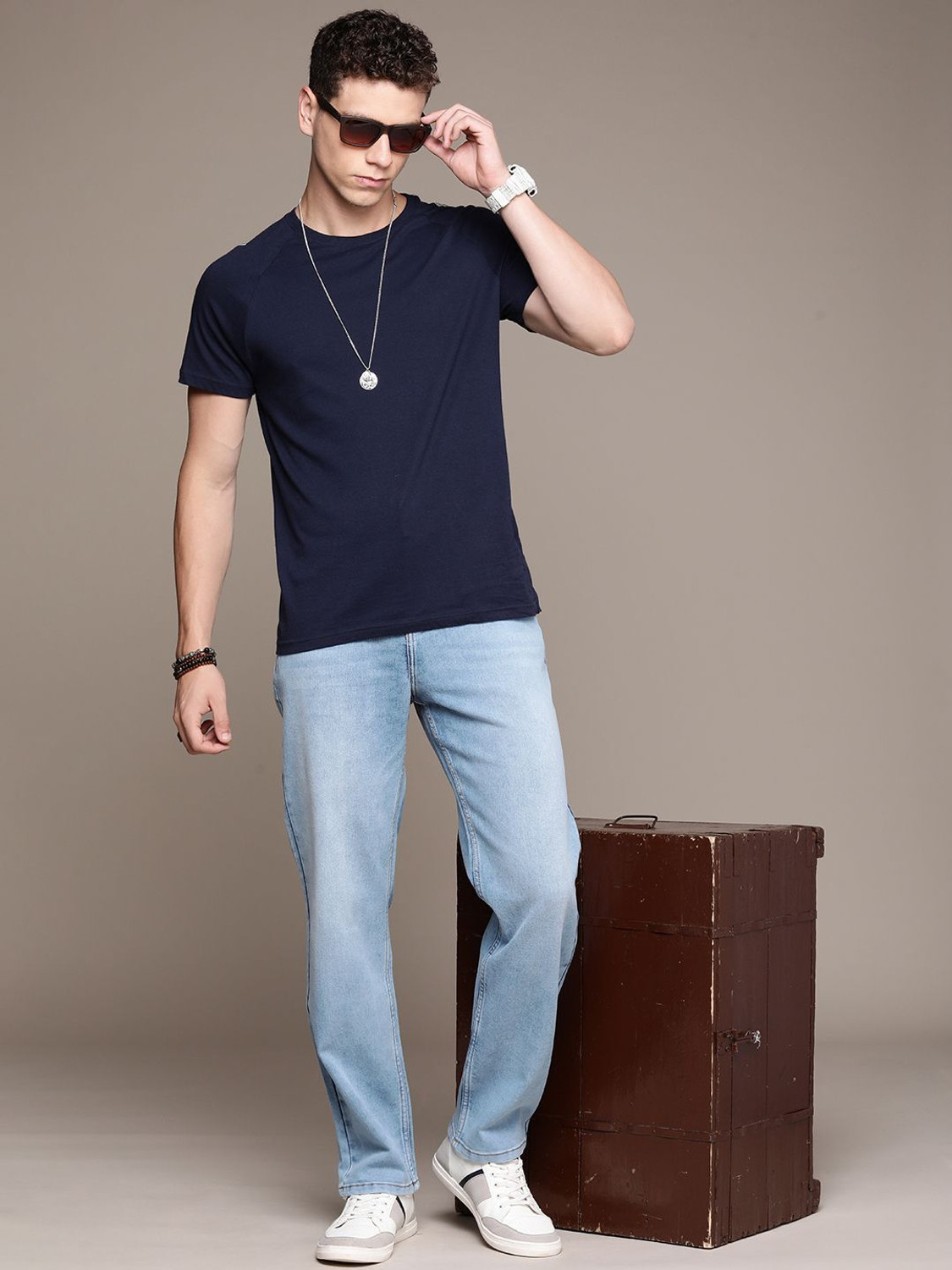 Image of Roadster Straight Fit Men Blue Jeans