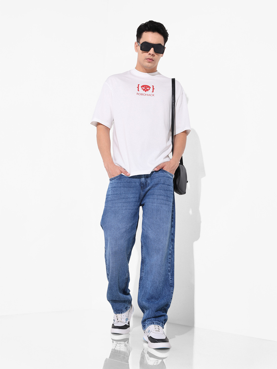 Image of The Indian Garage Co. Relaxed Fit Men Blue Jeans