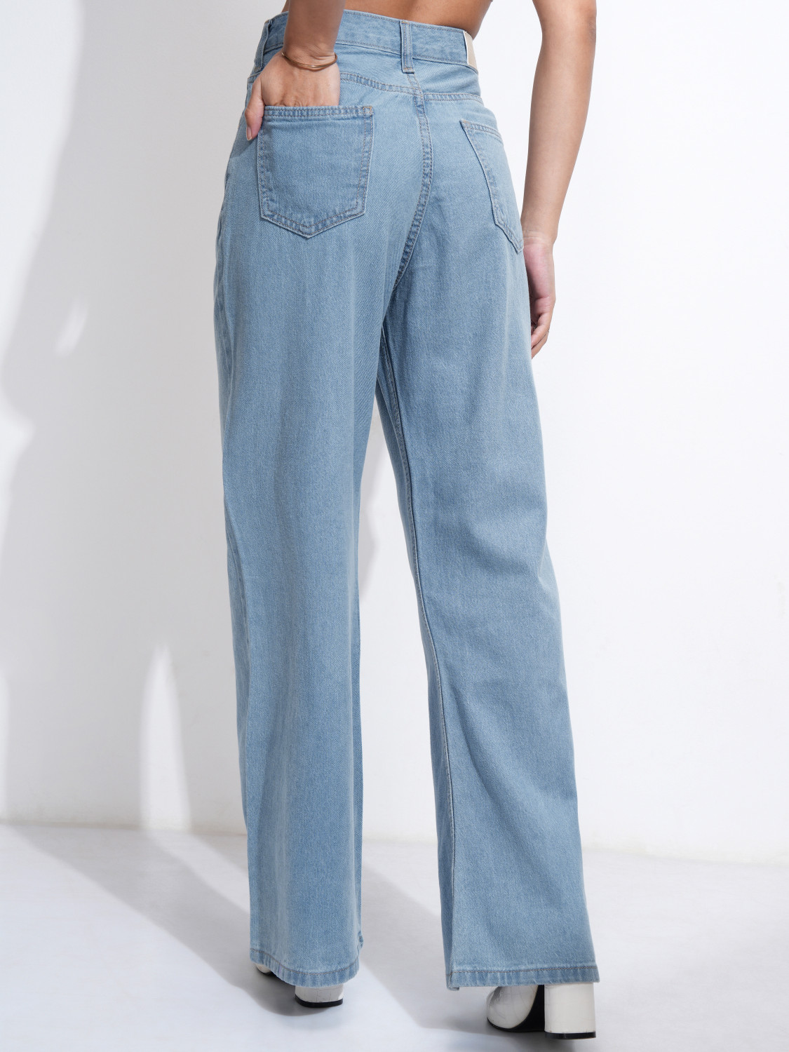 Image of Tokyo Talkies Regular Women Light Blue Jeans