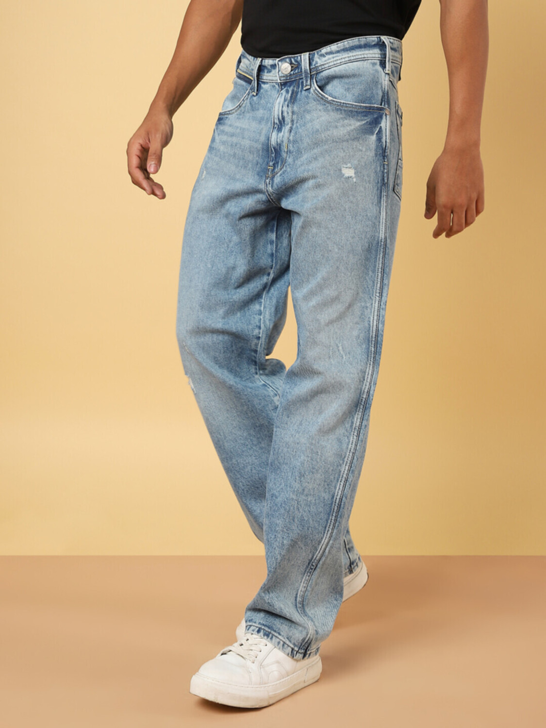 Image of Wrangler Men Regular Mid Rise Blue Jeans