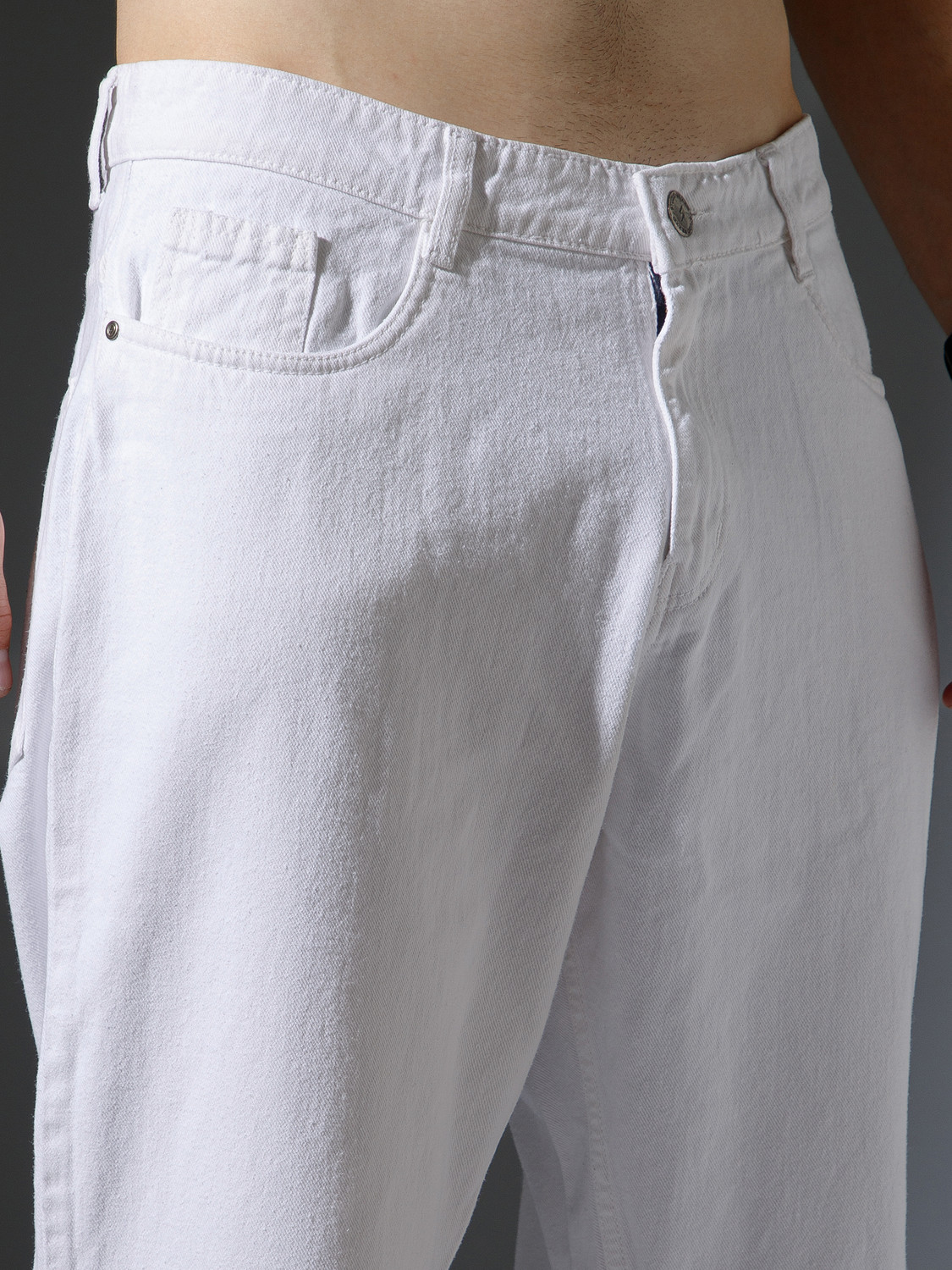 Image of STUDIO NEXX Men Loose Fit Mid Rise White Jeans