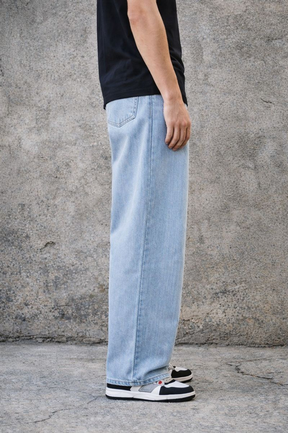 Image of LEVORCE Loose Fit Men Light Blue Jeans