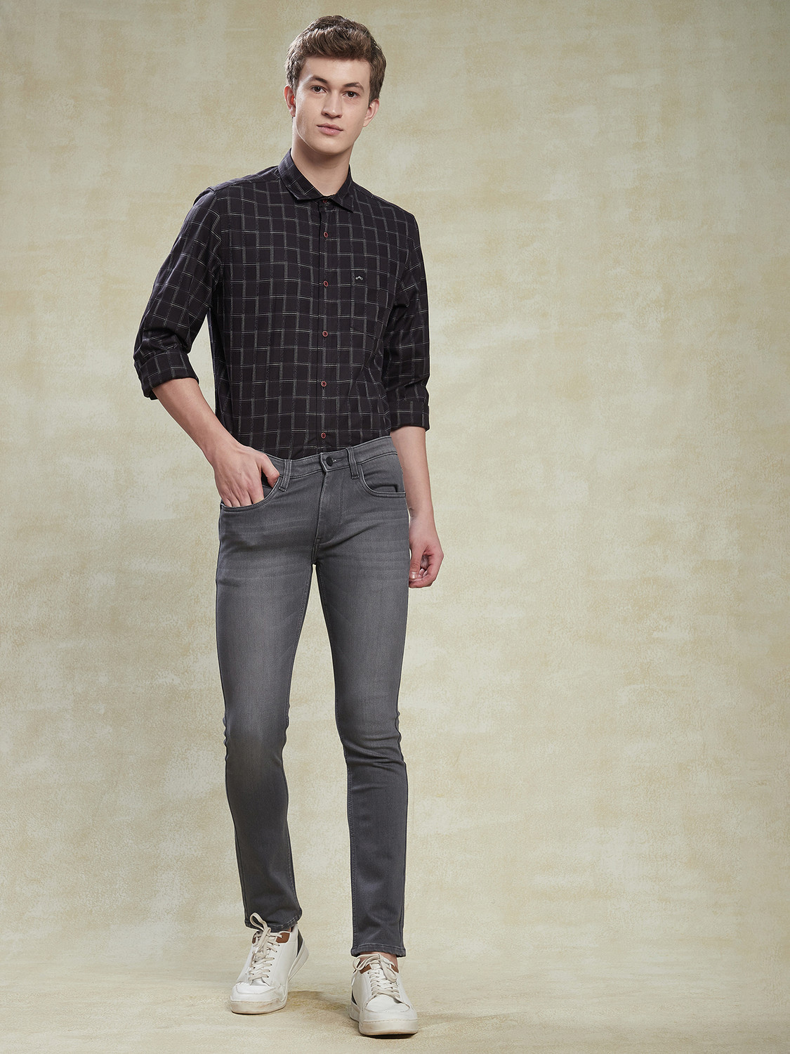 TURTLE Tapered Fit Men Grey Jeans