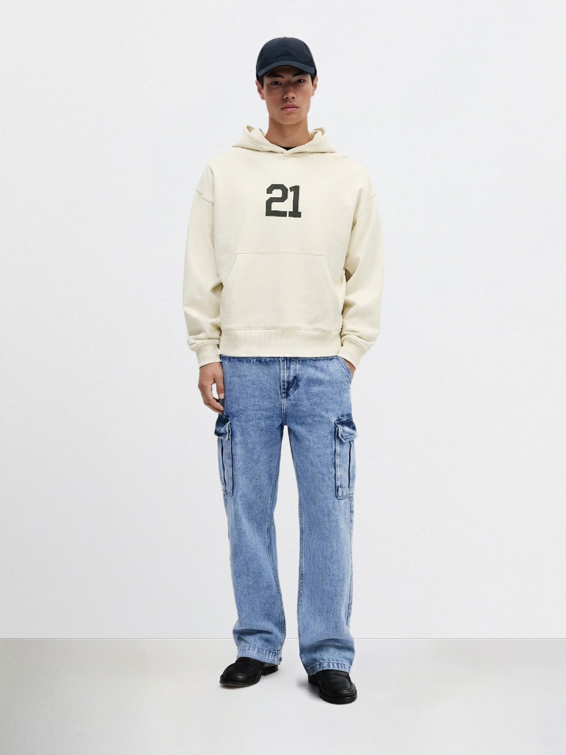 Image of The Indian Garage Co. Relaxed Fit Men Blue Jeans