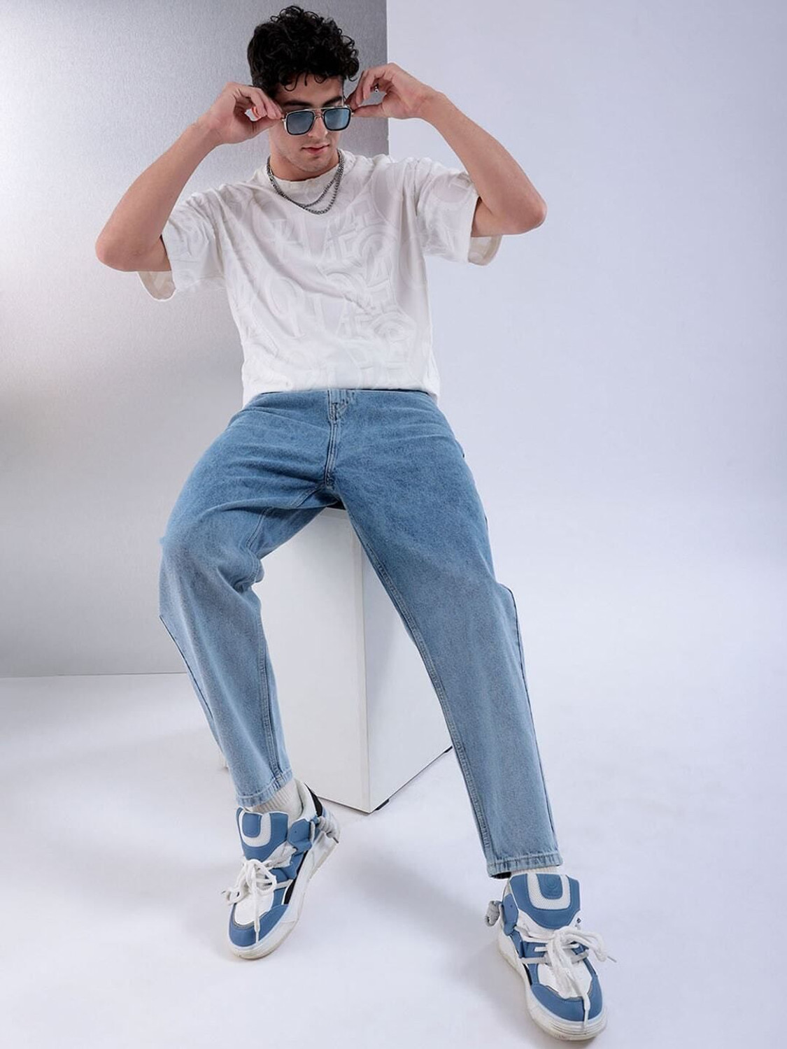 Image of The Indian Garage Co. Tapered Fit Men Blue Jeans