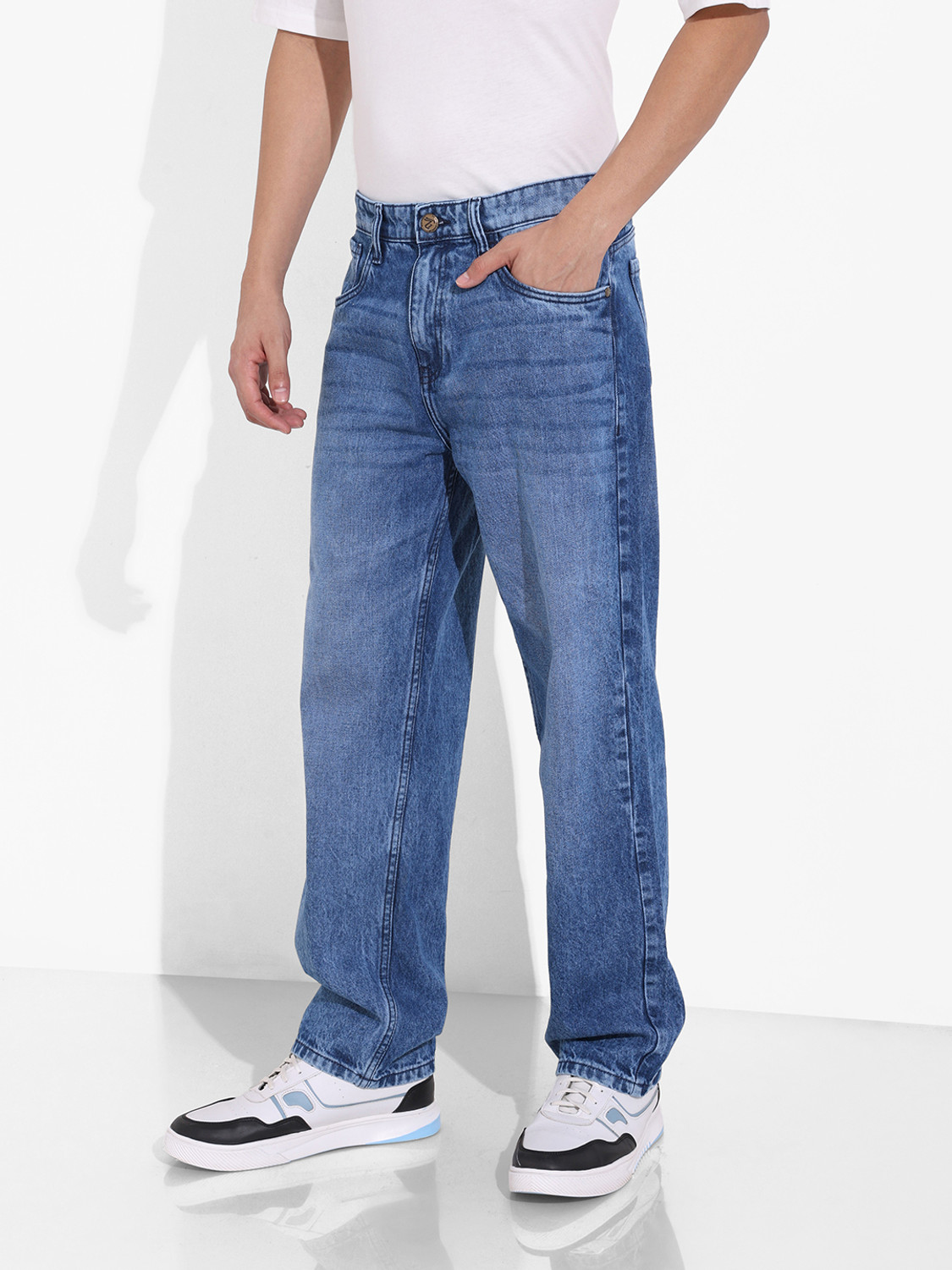 Image of The Indian Garage Co. Relaxed Fit Men Blue Jeans