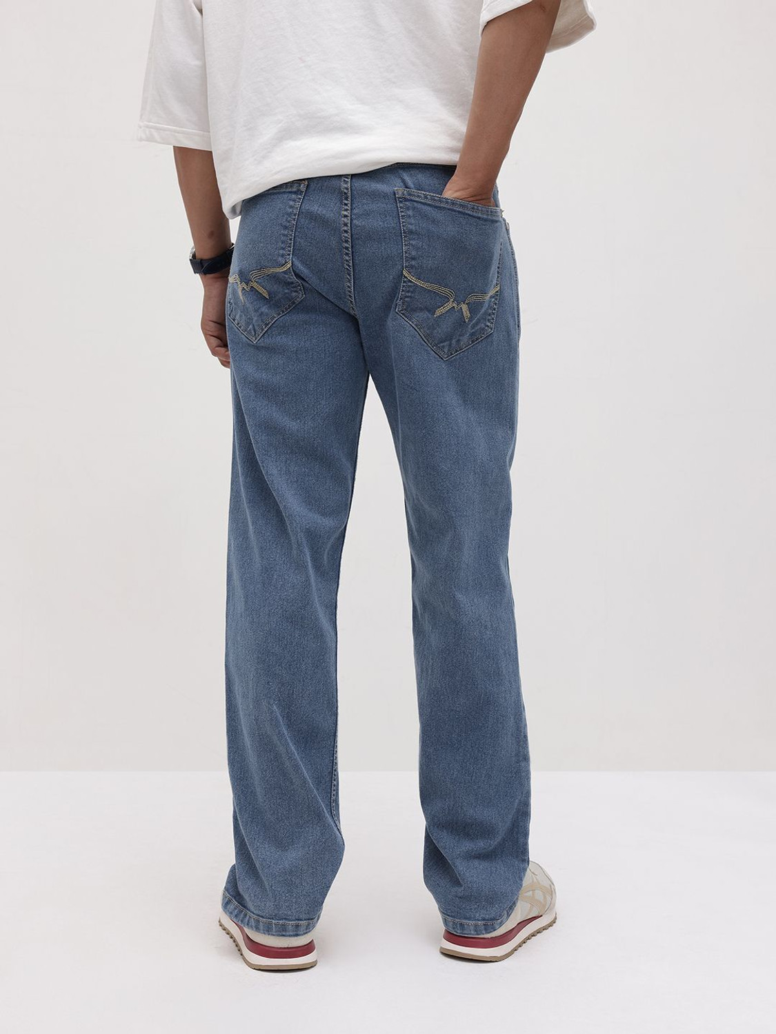 Image of Roadster Straight Fit Men Blue Jeans