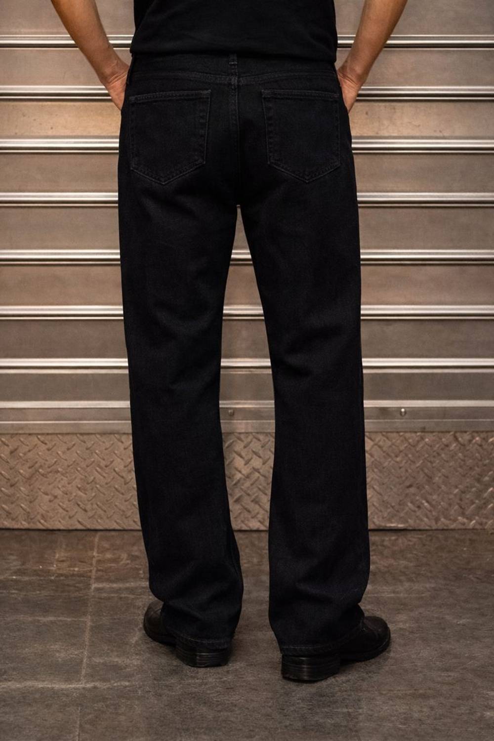 LEVORCE Loose Fit Men Black Jeans - Image 2
