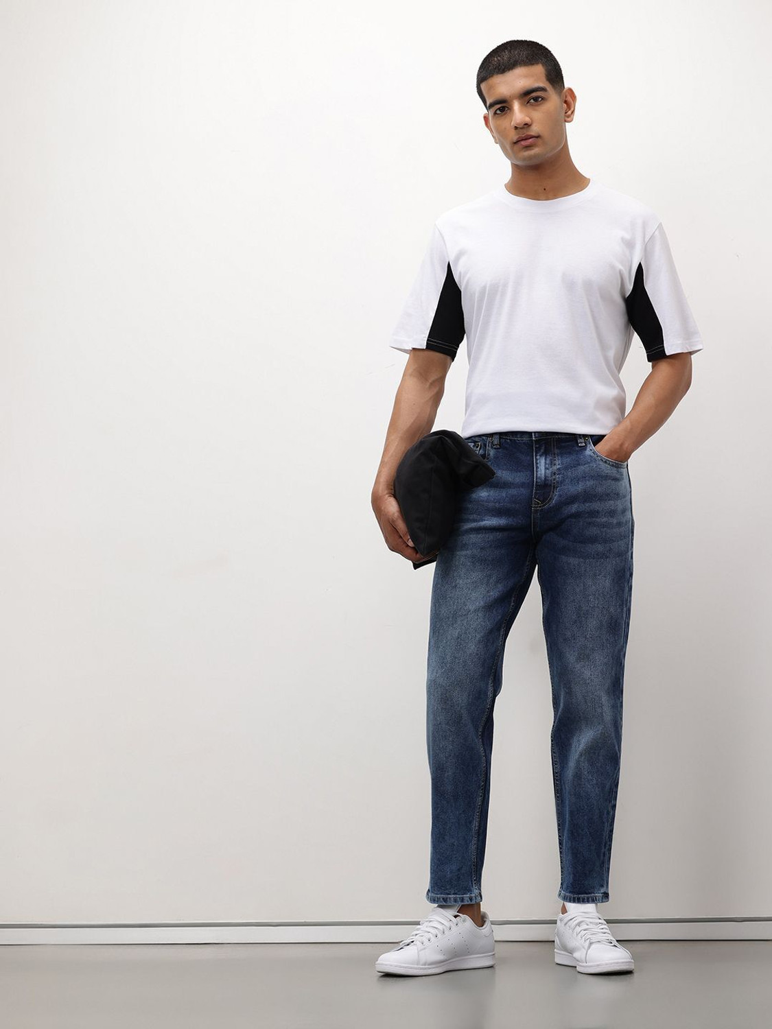 Image of ether Tapered Fit Men Blue Jeans