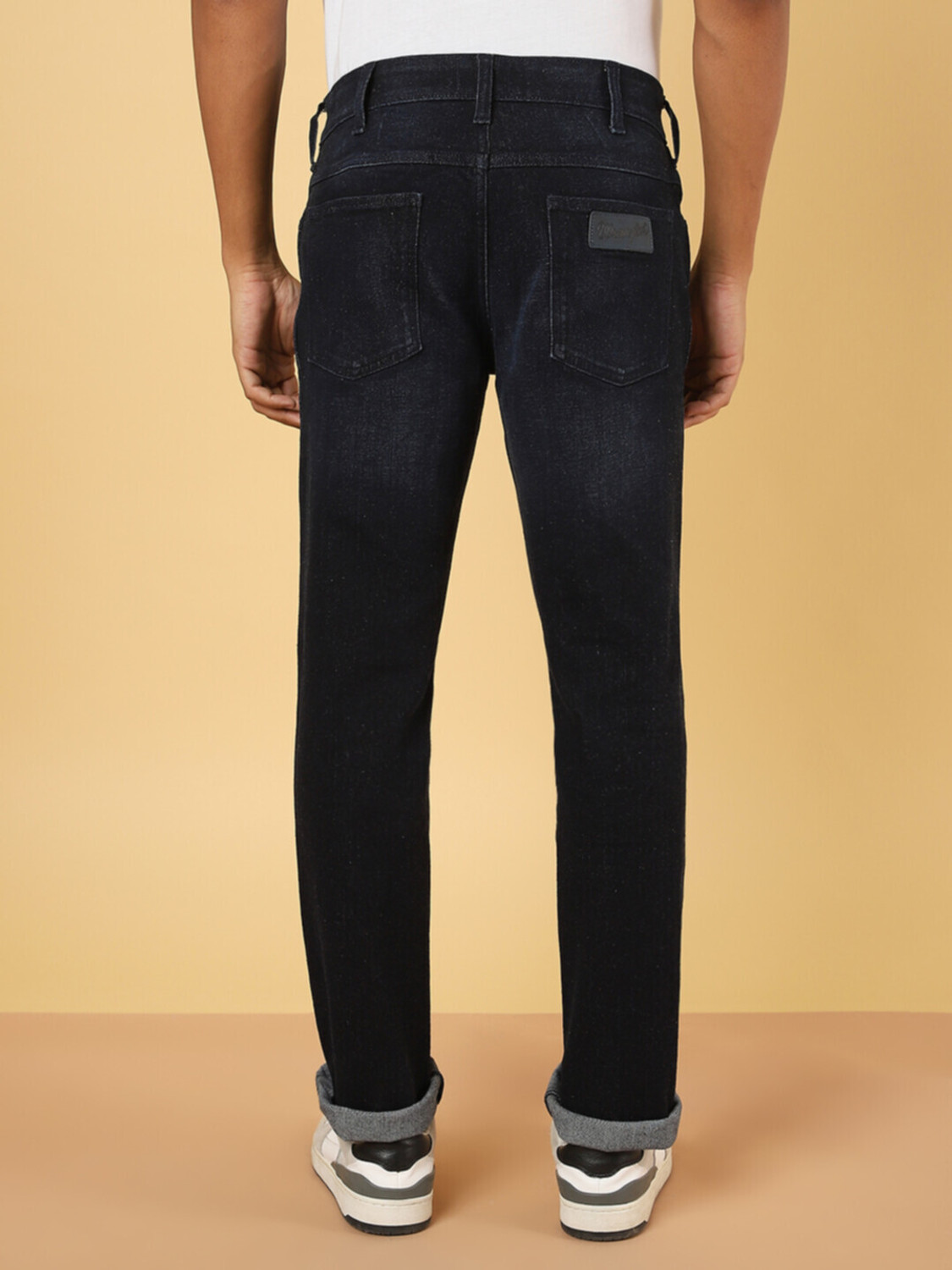 Image of Wrangler Men Regular Mid Rise Blue Jeans
