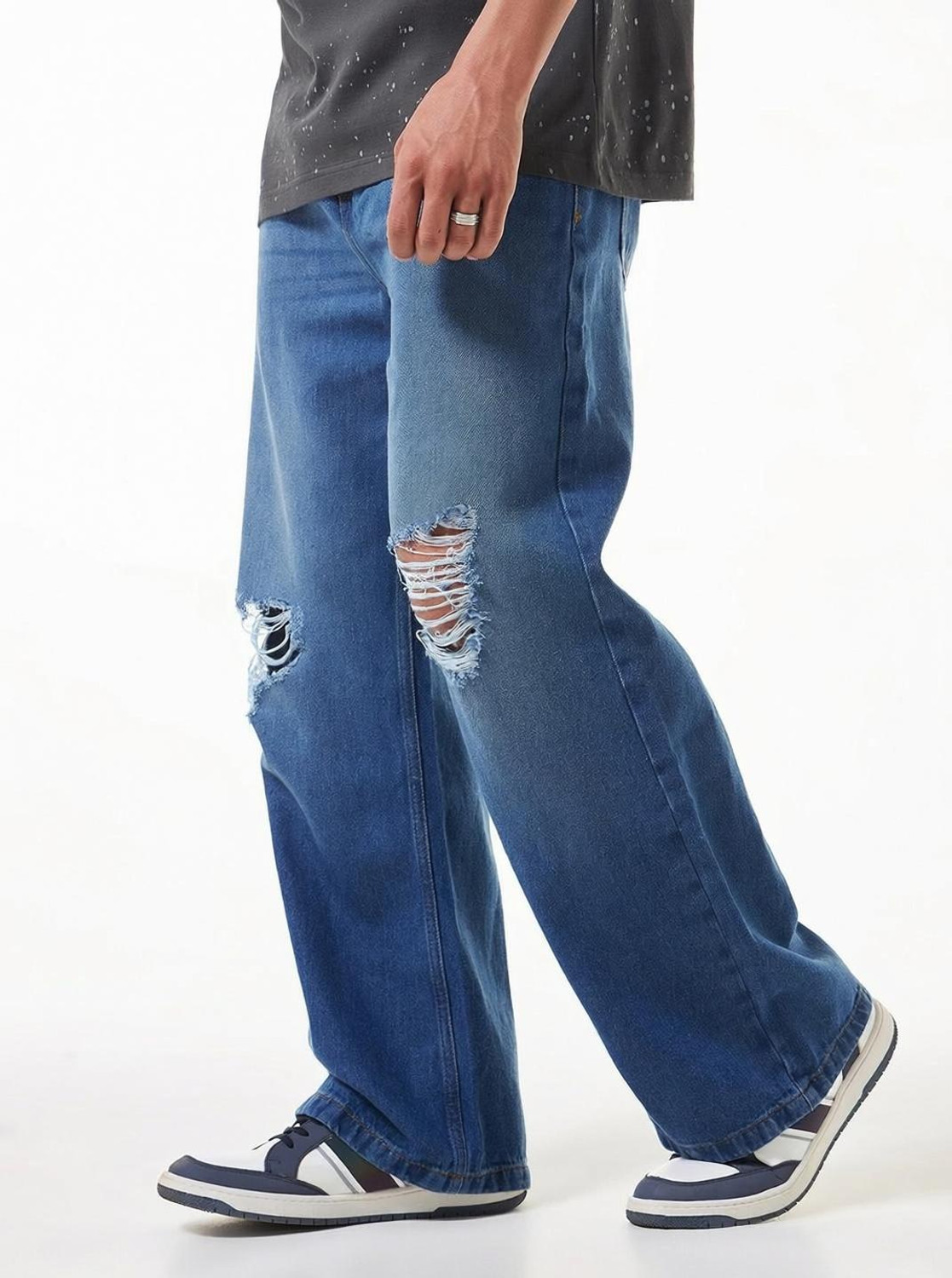 Image of BEWAKOOF Baggy Ditsressed Loose Fit Men Blue Jeans