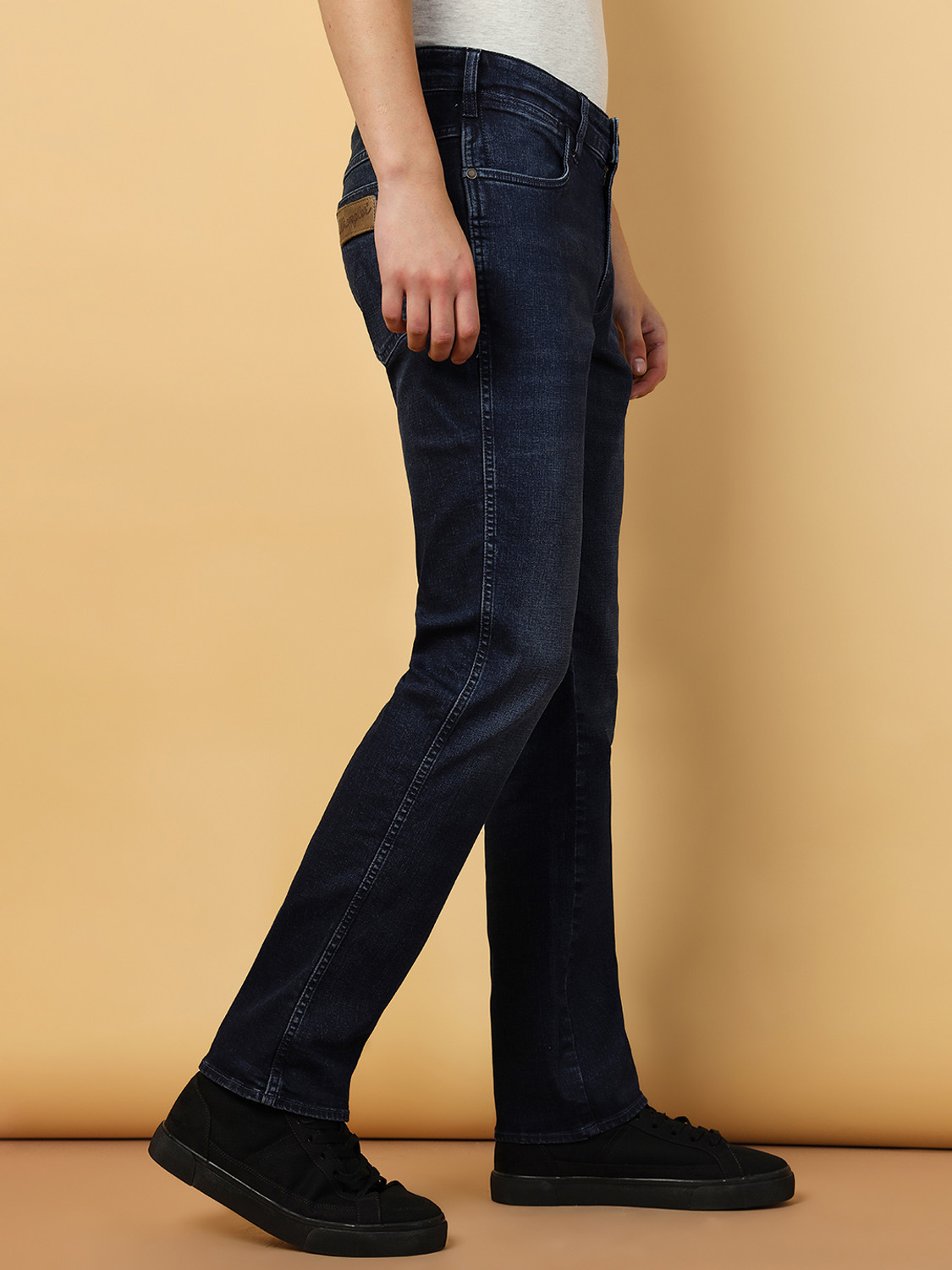 Image of Wrangler Regular Men Dark Blue Jeans