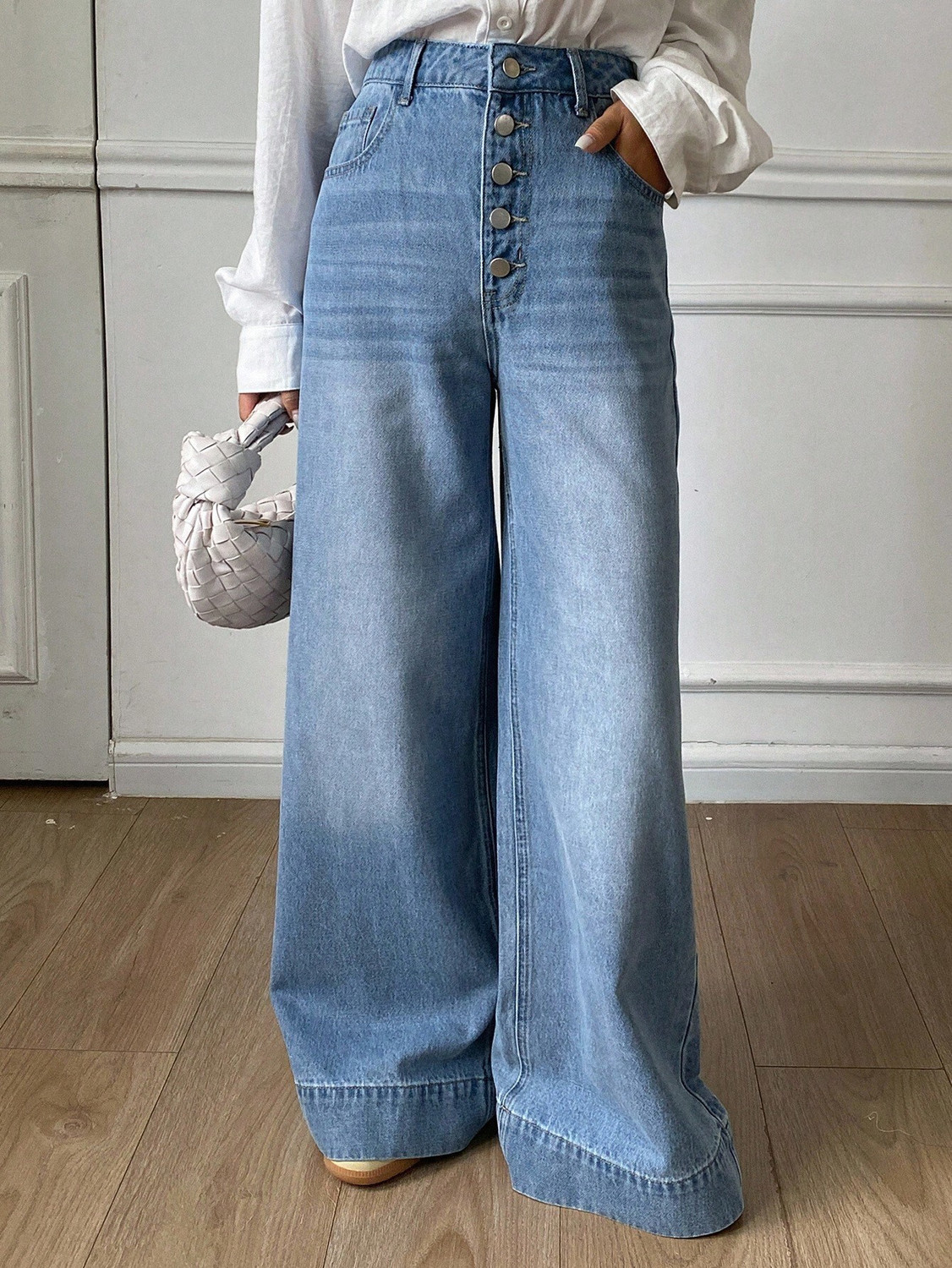 Image of Qeboo Collection Flared Women Light Blue Jeans