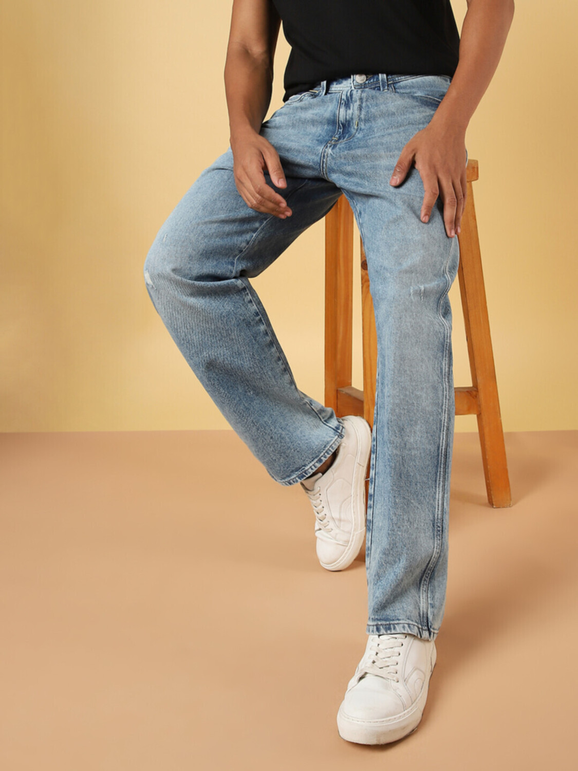 Image of Wrangler Men Regular Mid Rise Blue Jeans