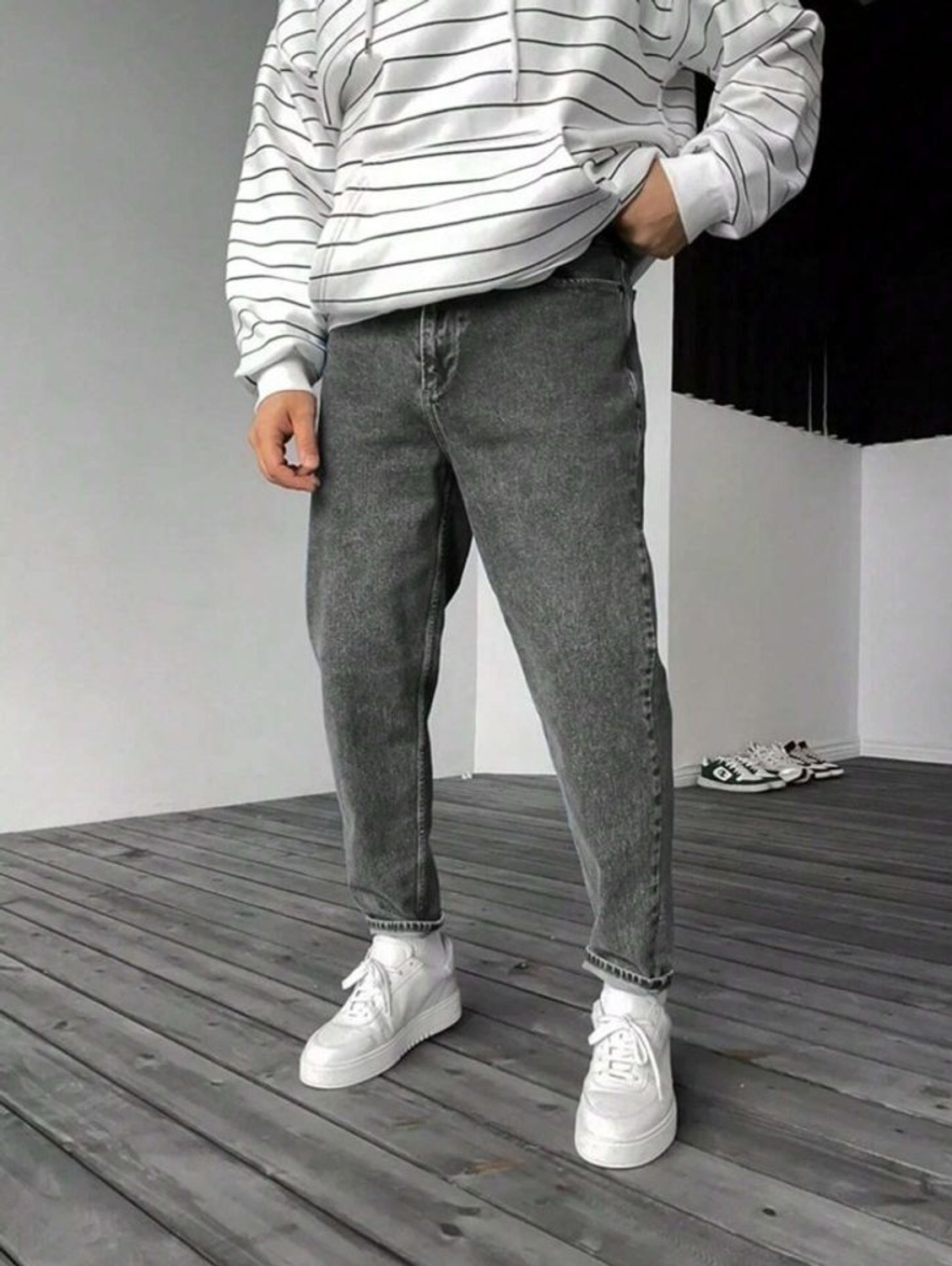 Image of AISHENTERPRISE Relaxed Fit Men Grey Jeans