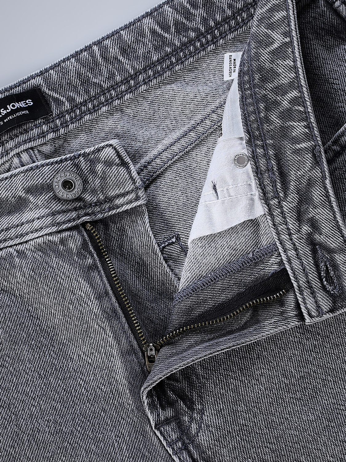 Image of JACK & JONES Men Tapered Fit Low Rise Grey Jeans