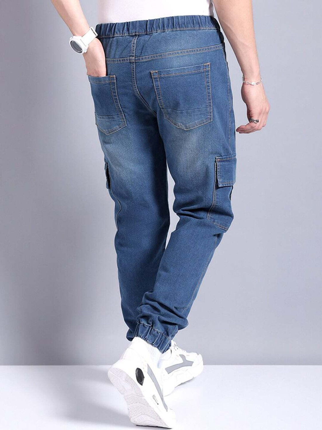 Image of The Indian Garage Co. Men Jogger Fit Mid Rise Blue Jeans