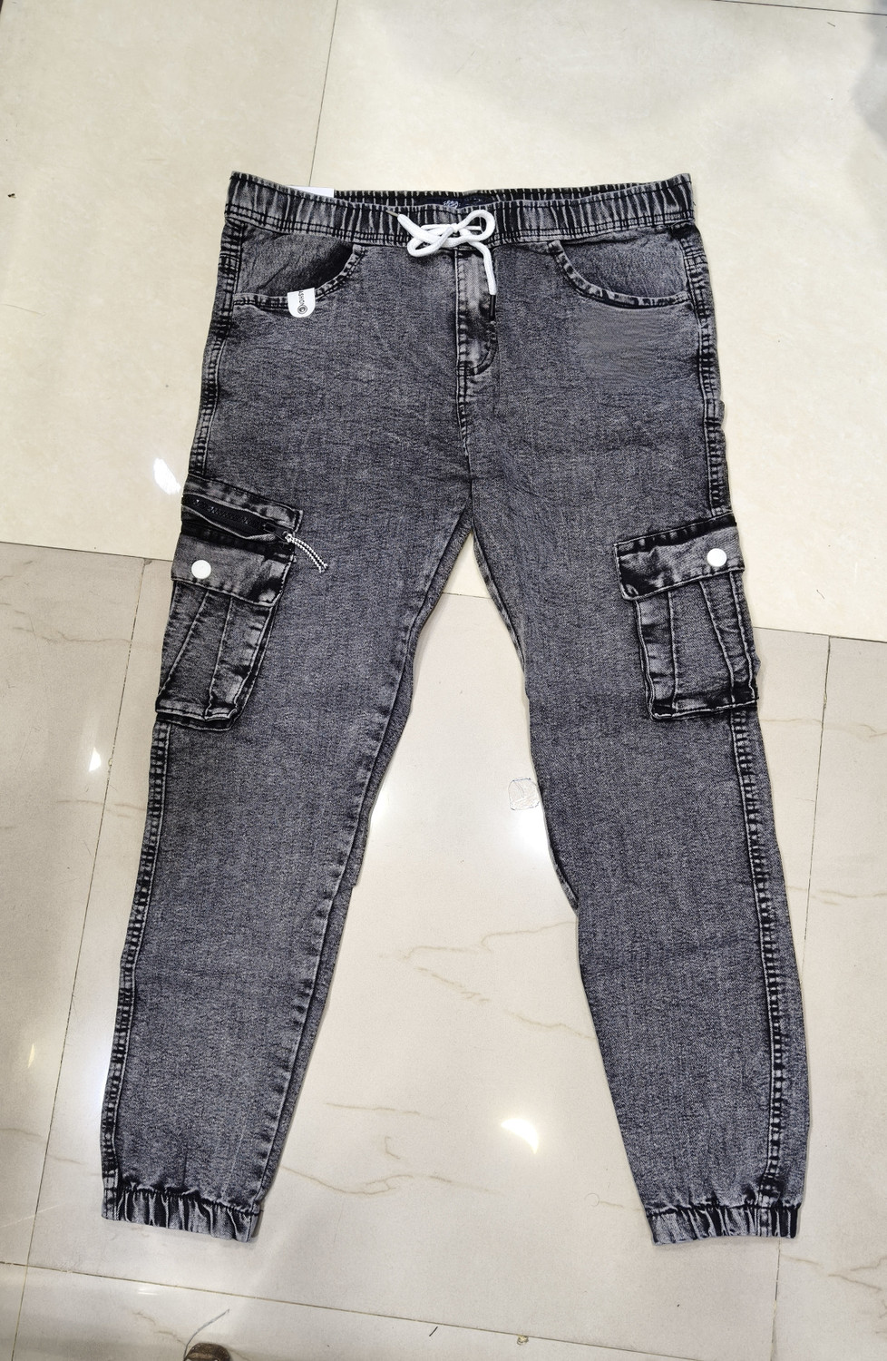 Image of MAPRAHI1 Men Jogger Fit Mid Rise Grey Jeans
