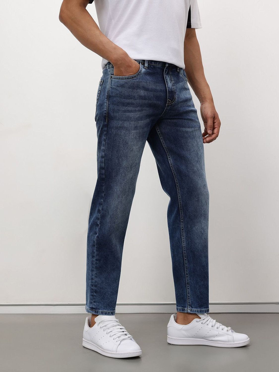 Image of ether Tapered Fit Men Blue Jeans