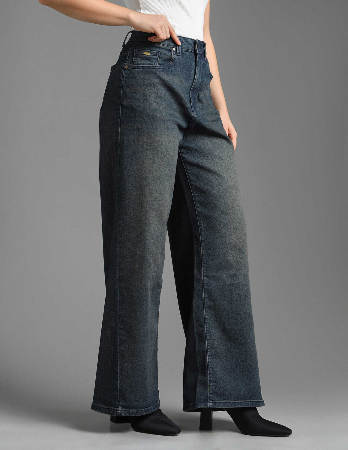 Image of FLYING MACHINE Loose Fit Women Blue Jeans