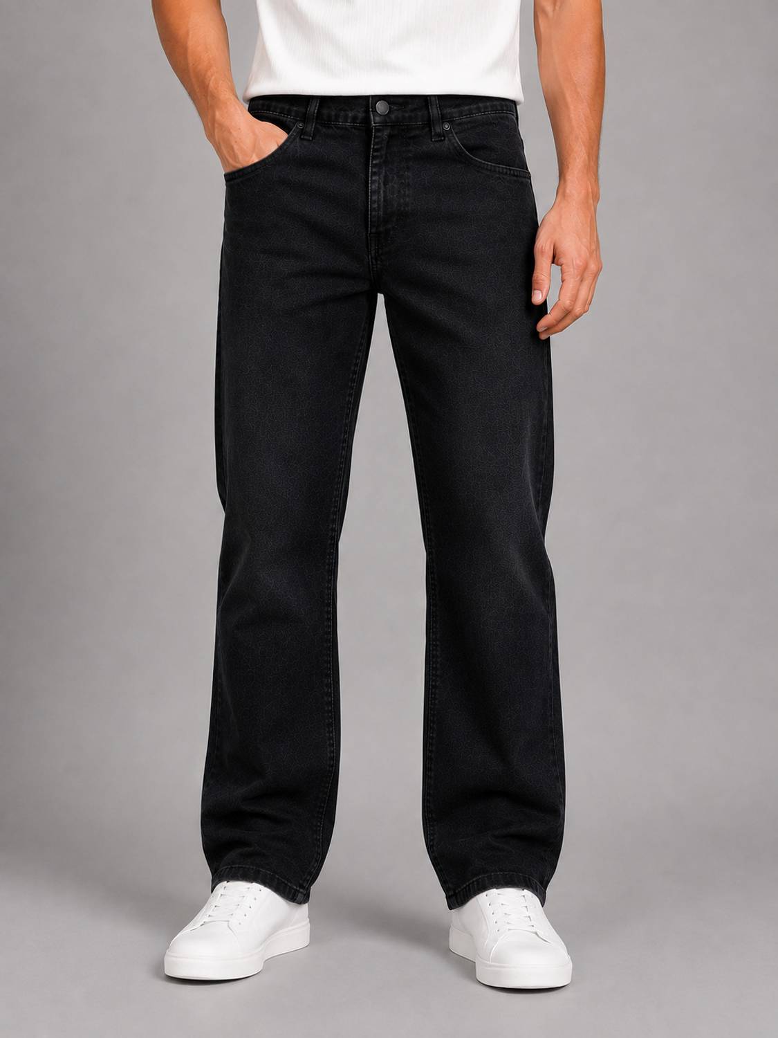 Numero Uno Men Black Mid Rise Loose Fit Jeans - Image 1