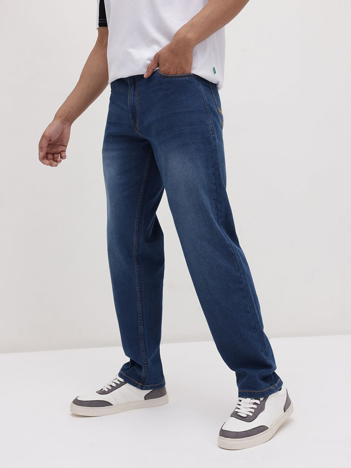 Image of Roadster Straight Fit Men Blue Jeans
