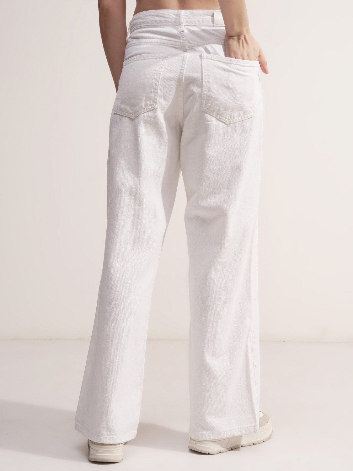 Image of Tokyo Talkies Straight Fit Women White Jeans