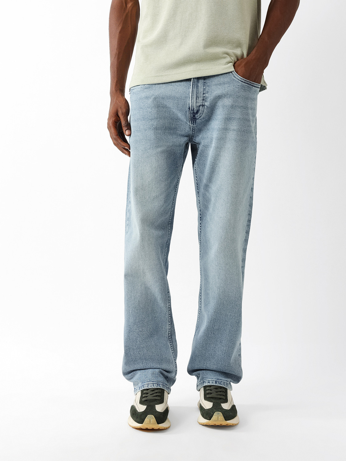 Image of THE BEAR HOUSE Men Straight Fit Mid Rise Light Blue Jeans