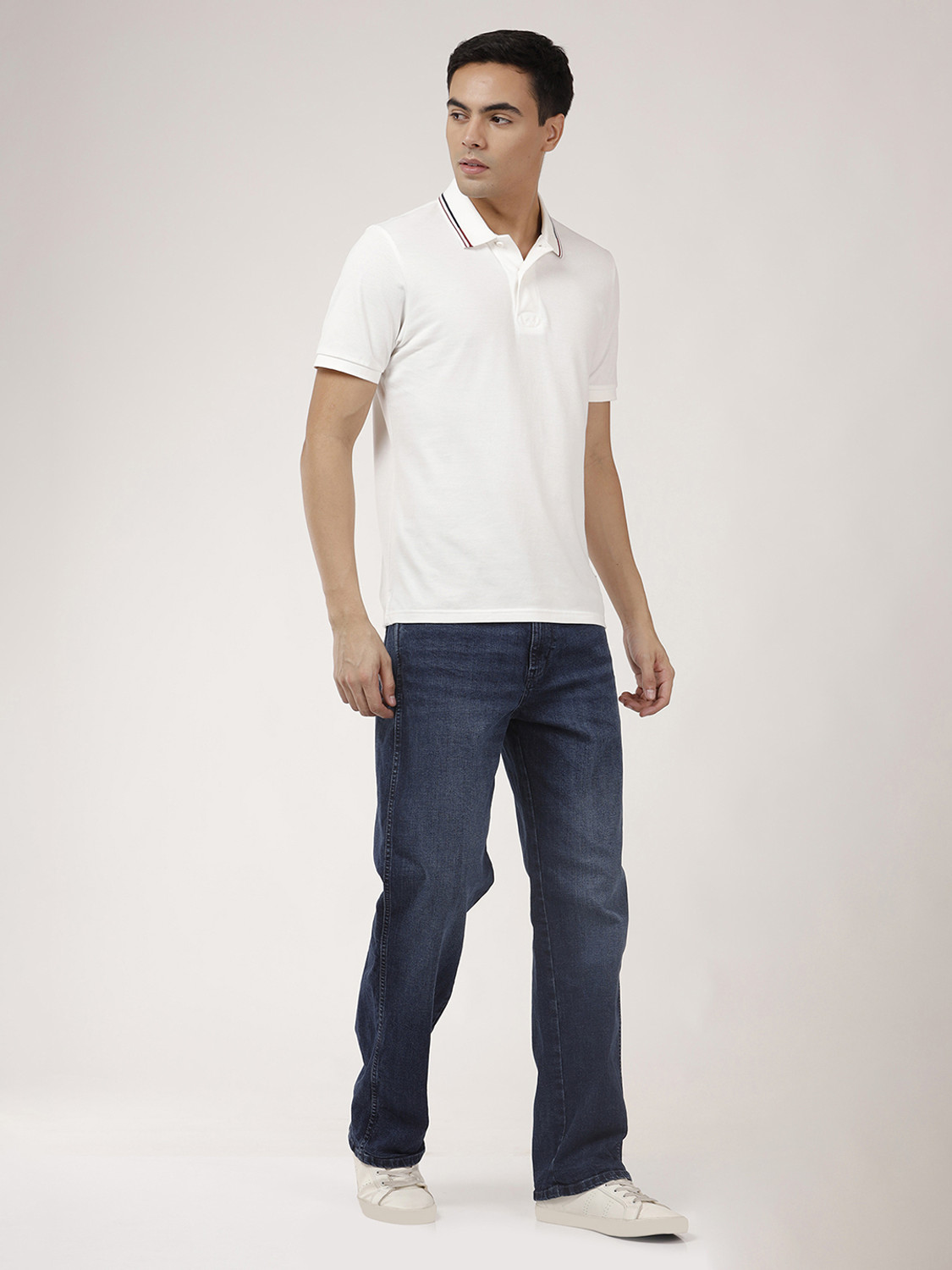 Image of Wrangler Relaxed Fit Men Blue Jeans