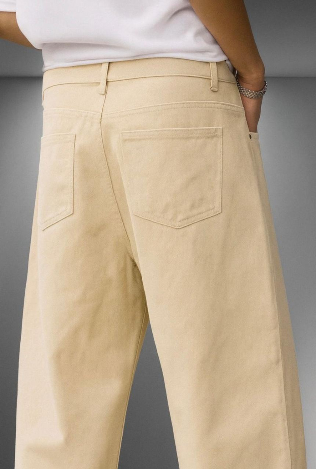 Image of DASHING FIT Loose Fit Men Beige Jeans