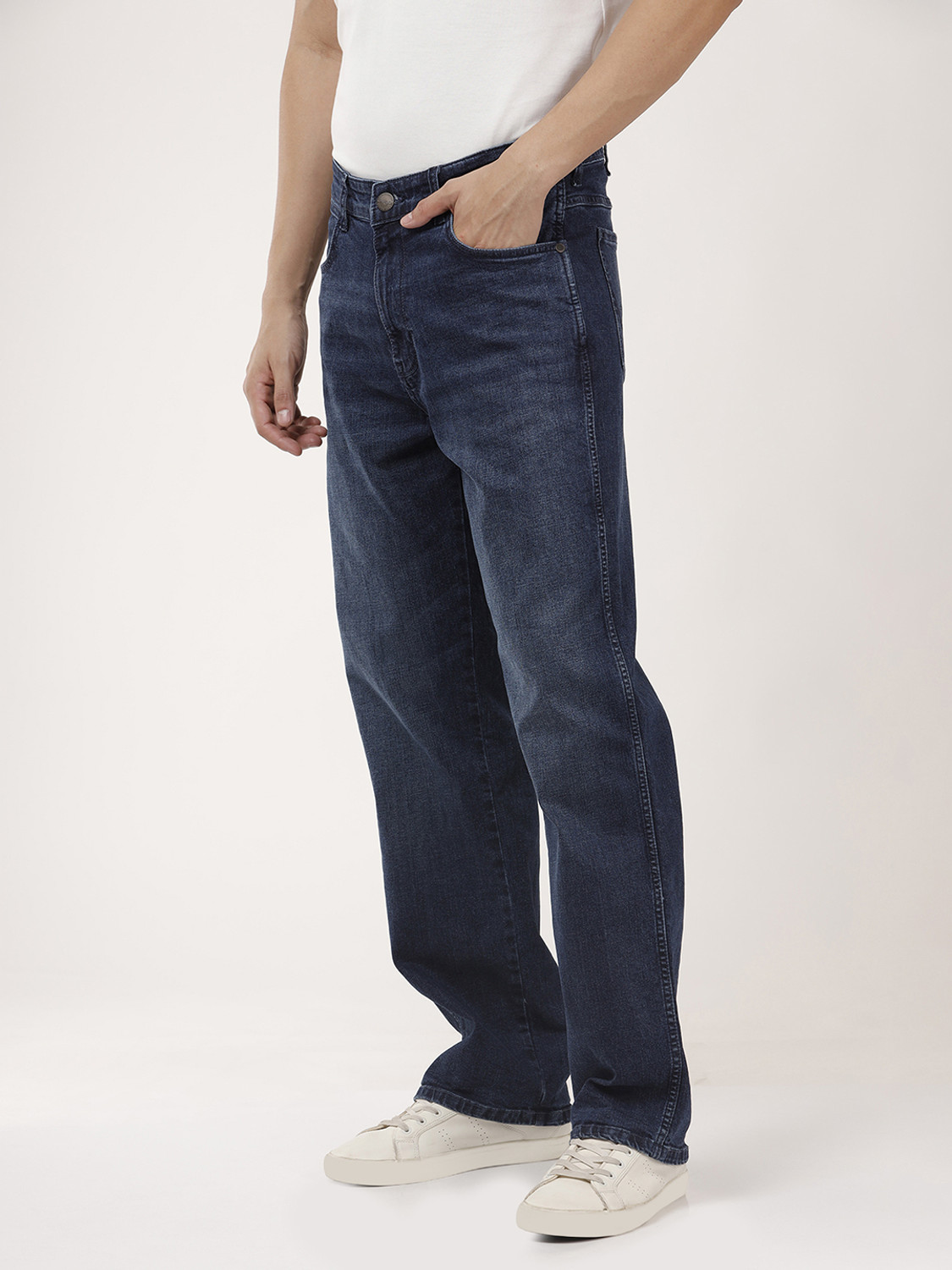 Image of Wrangler Relaxed Fit Men Blue Jeans